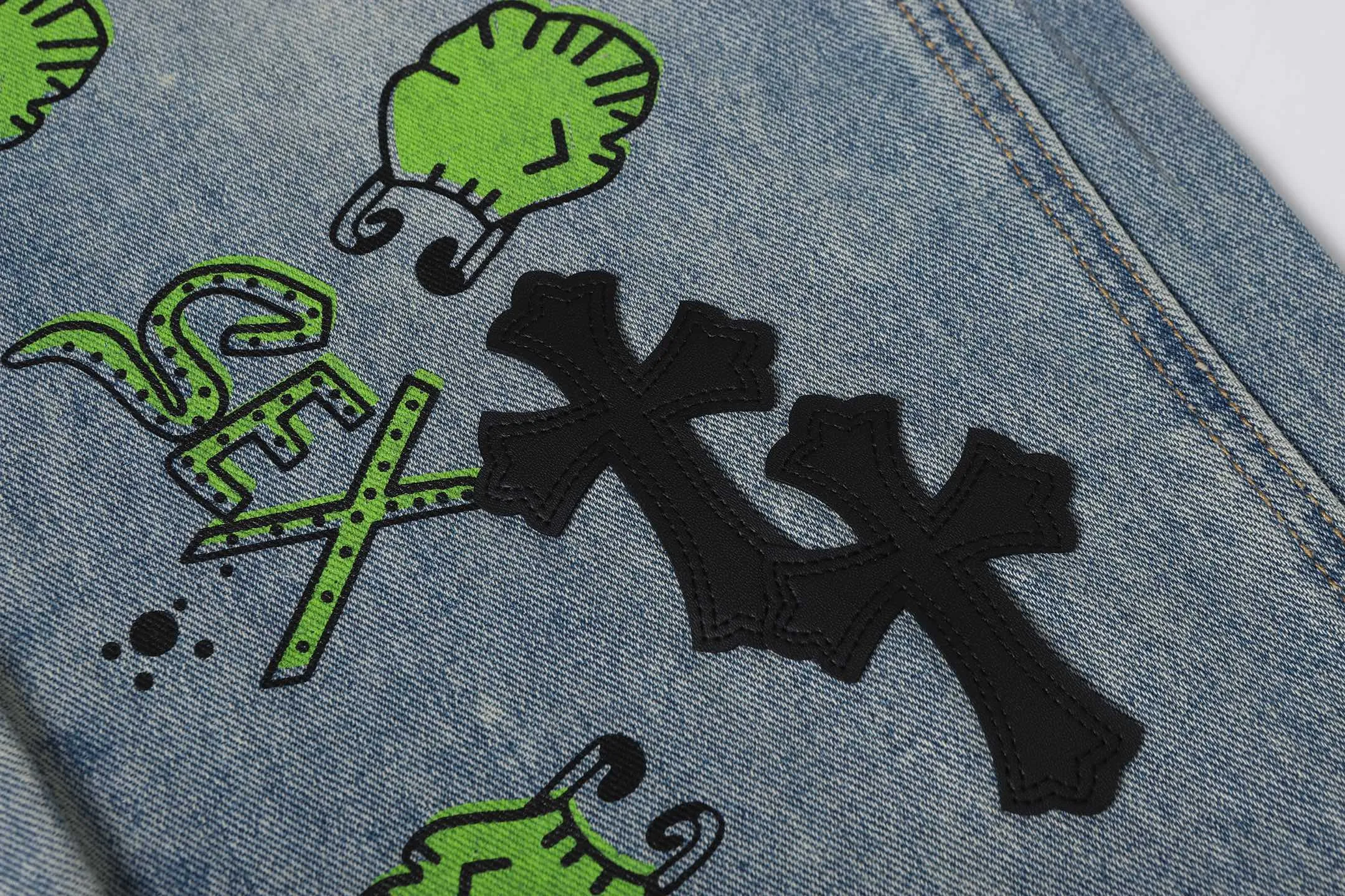 Cross Patch Embroidered Straight-Leg Jeans D15514016 — view 10