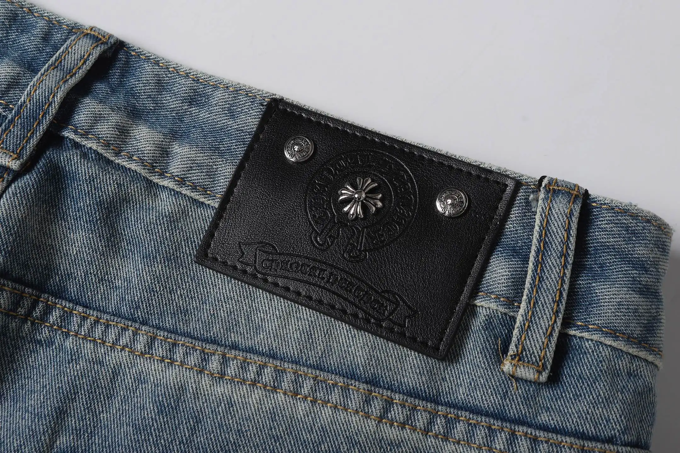 Cross Patch Embroidered Straight-Leg Jeans D15514016 — view 12