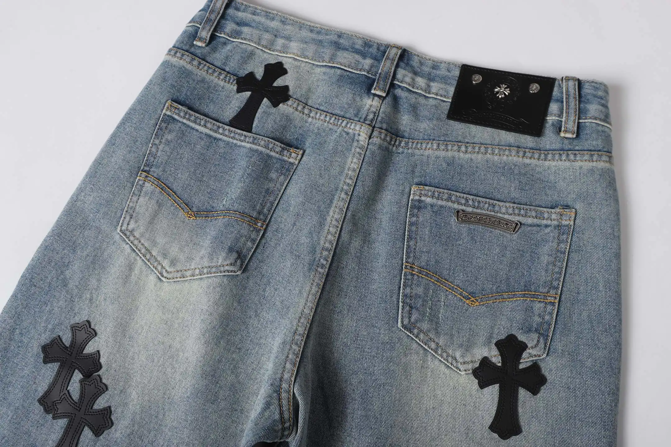 Cross Patch Embroidered Straight-Leg Jeans D15514016 — view 13