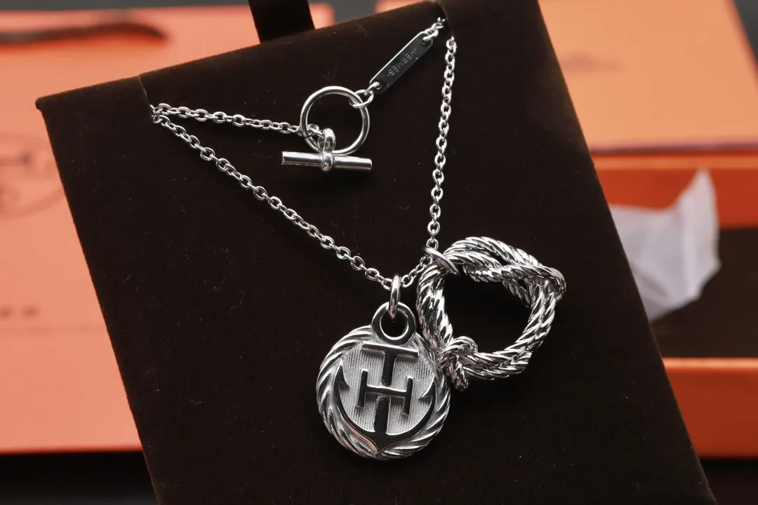 Cordage H Anchor Pendant Necklace D15517601 — view 5