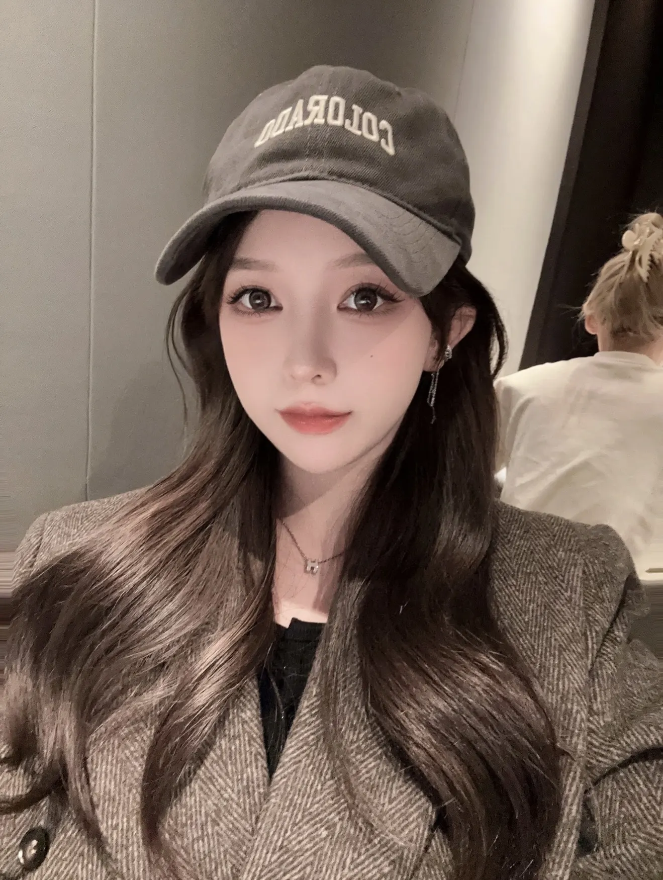 Pop H Mini Pendant Necklace D12018419 — view 10