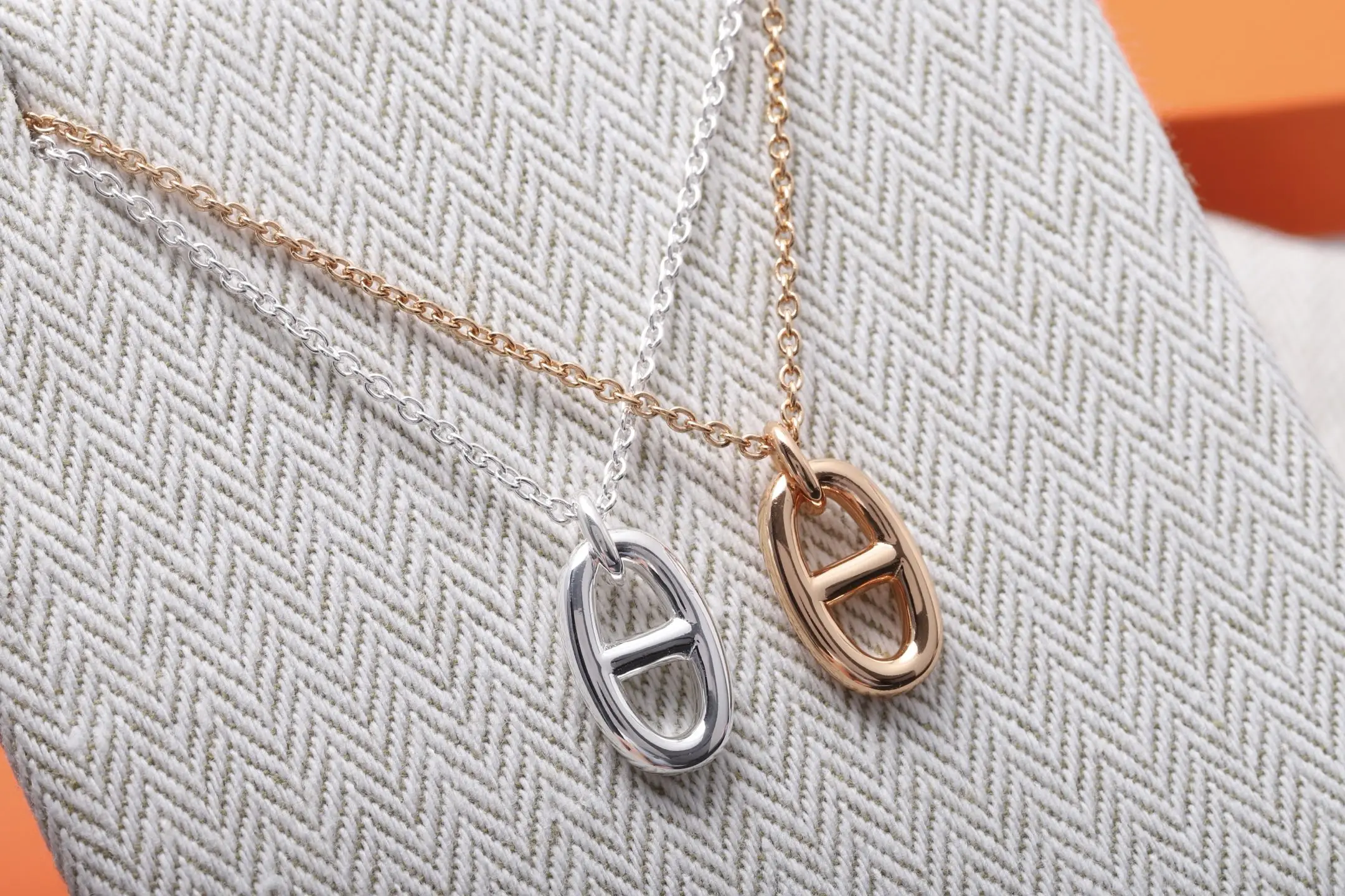 Pig Nose Pendant Necklace (Rose Gold-Plated Sterling Silver) D20518425 — view 3