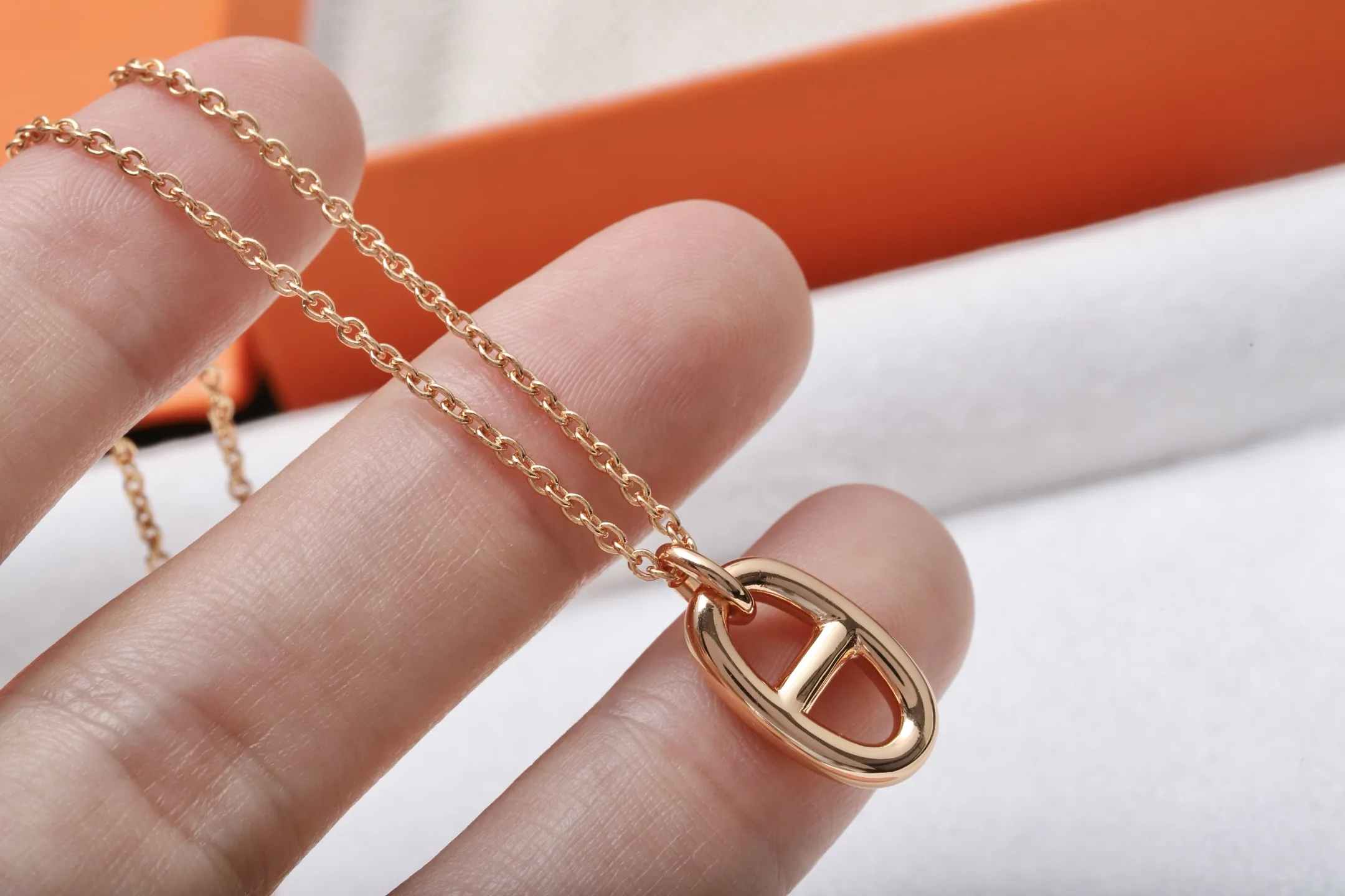 Pig Nose Pendant Necklace (Rose Gold-Plated Sterling Silver) D20518425 — view 5