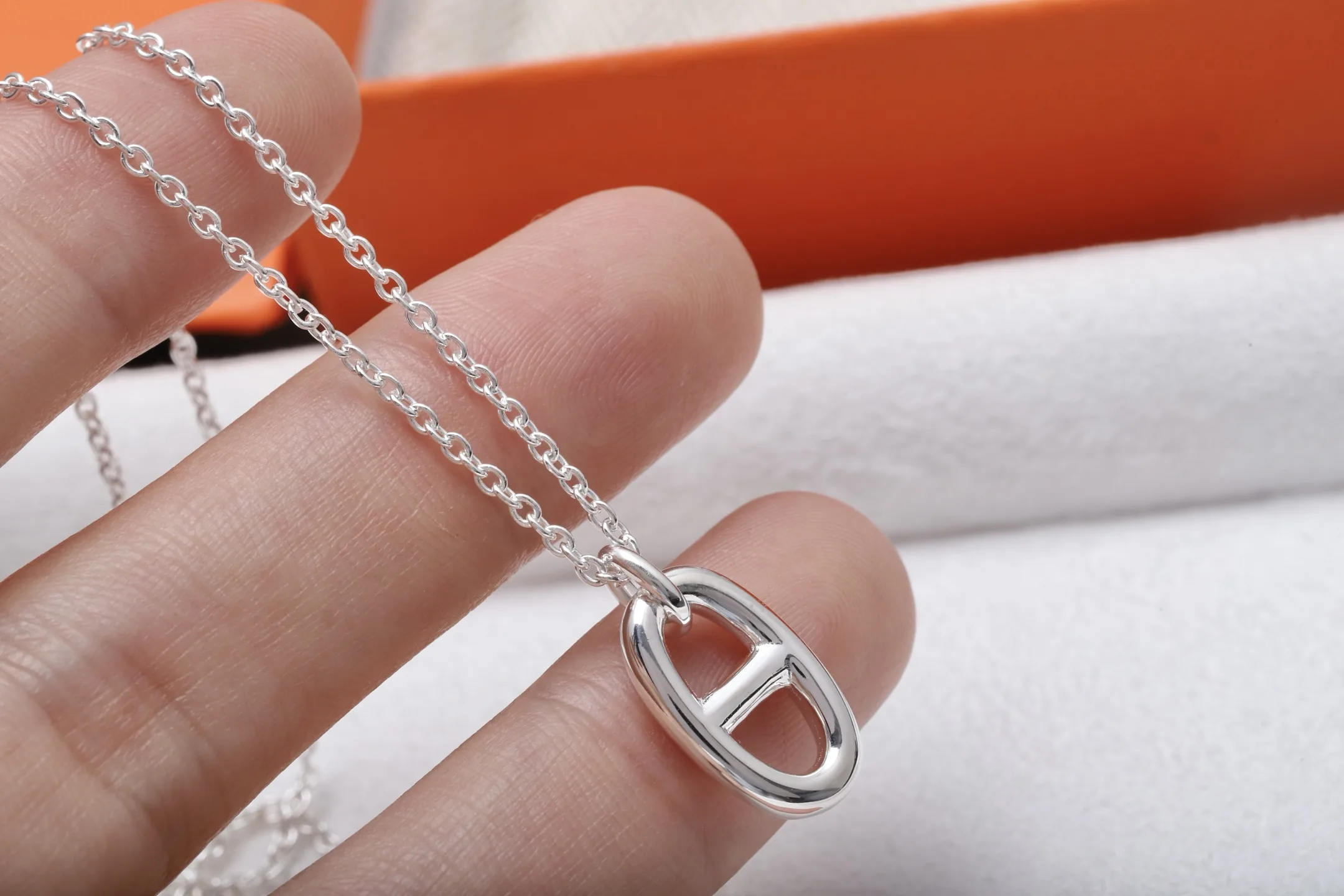 Pig Nose Pendant Necklace (Rose Gold-Plated Sterling Silver) D20518425 — view 6