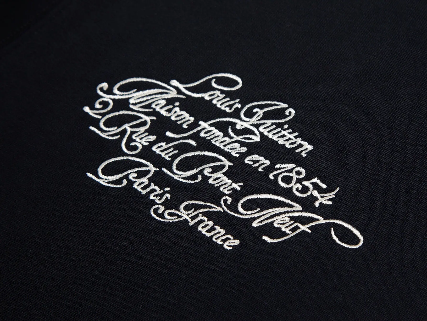 Embroidered Patch Logo Sweatshirt D21021719 — view 3