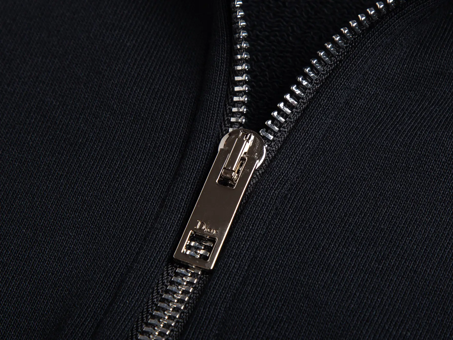 Logo Embroidery Half-Zip Sweatshirt D24021714 — view 4