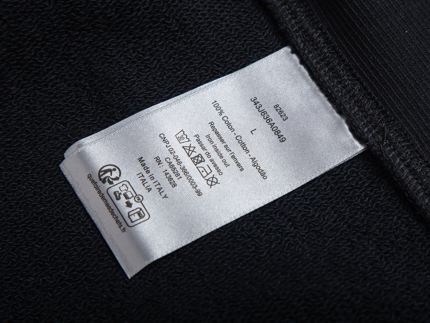 Logo Embroidery Half-Zip Sweatshirt D24021714 — view 12
