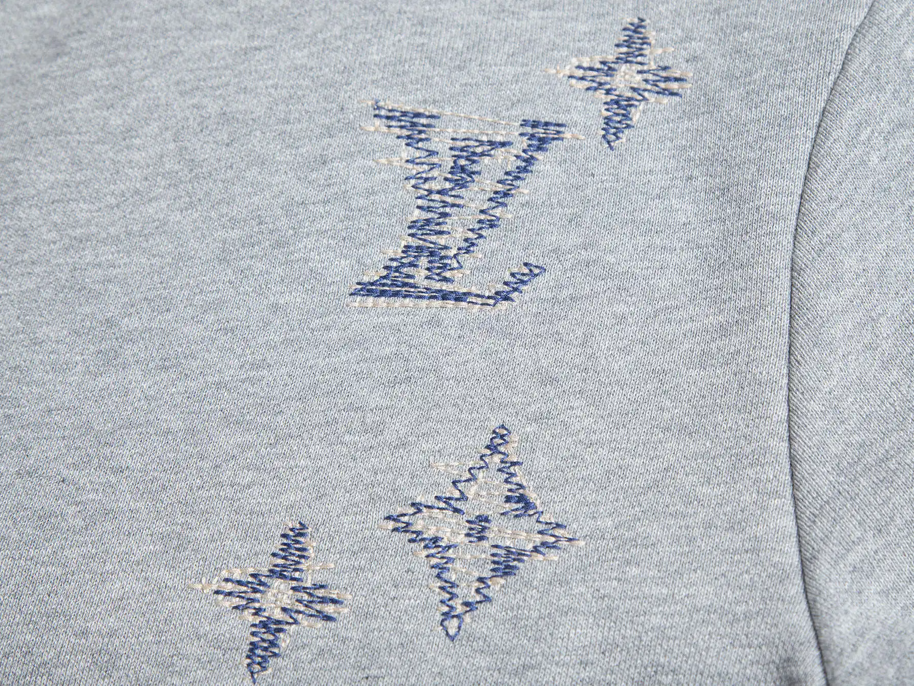 Logo Embroidered Zip-Up Hoodie D30021704 — view 3