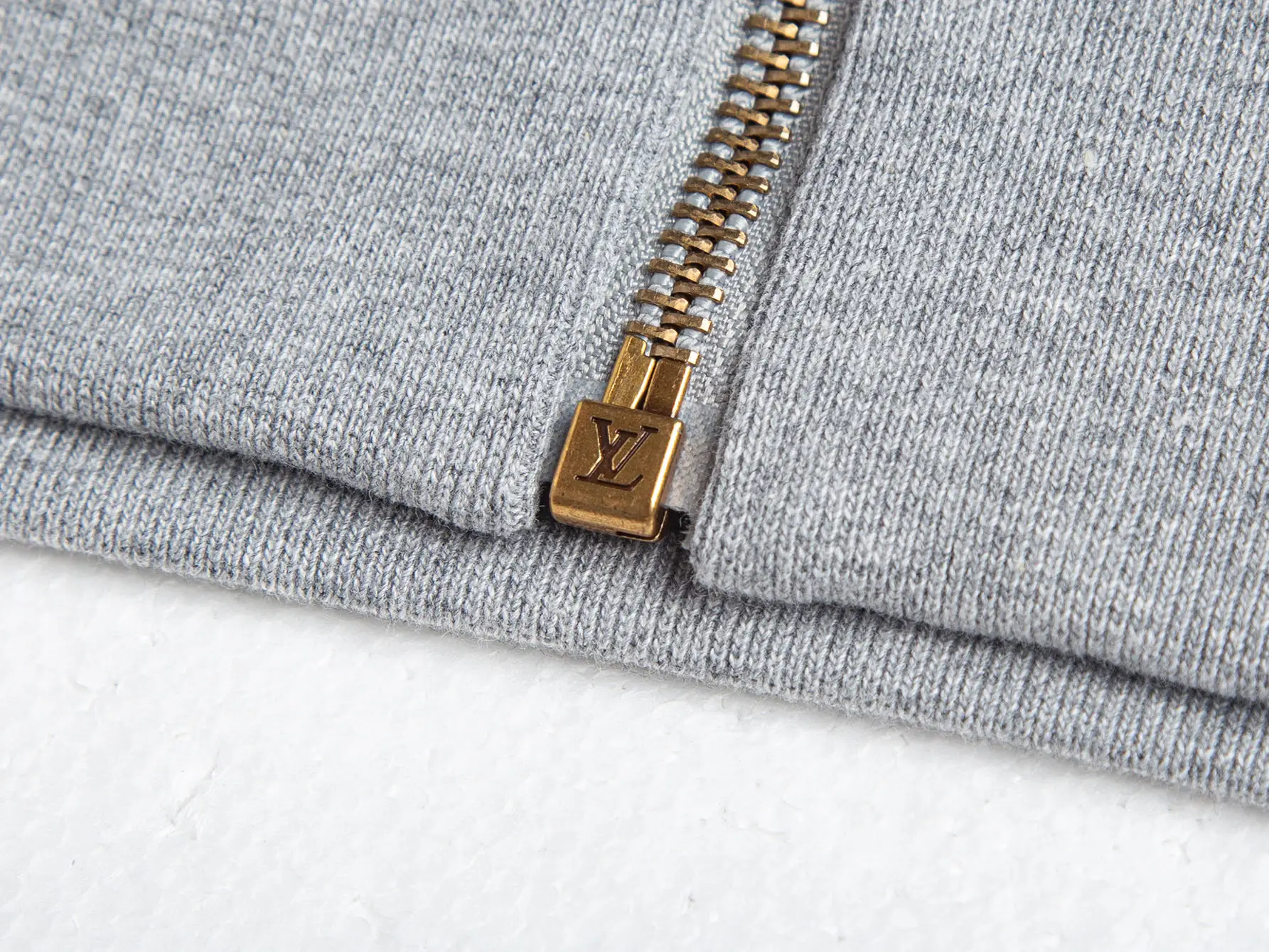 Logo Embroidered Zip-Up Hoodie D30021704 — view 8