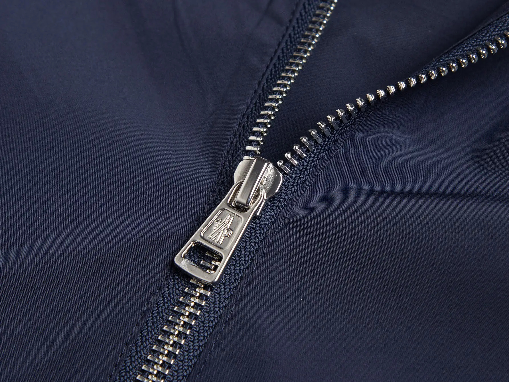 Logo-Patch Hooded Windbreaker Jacket D31021732 — view 4