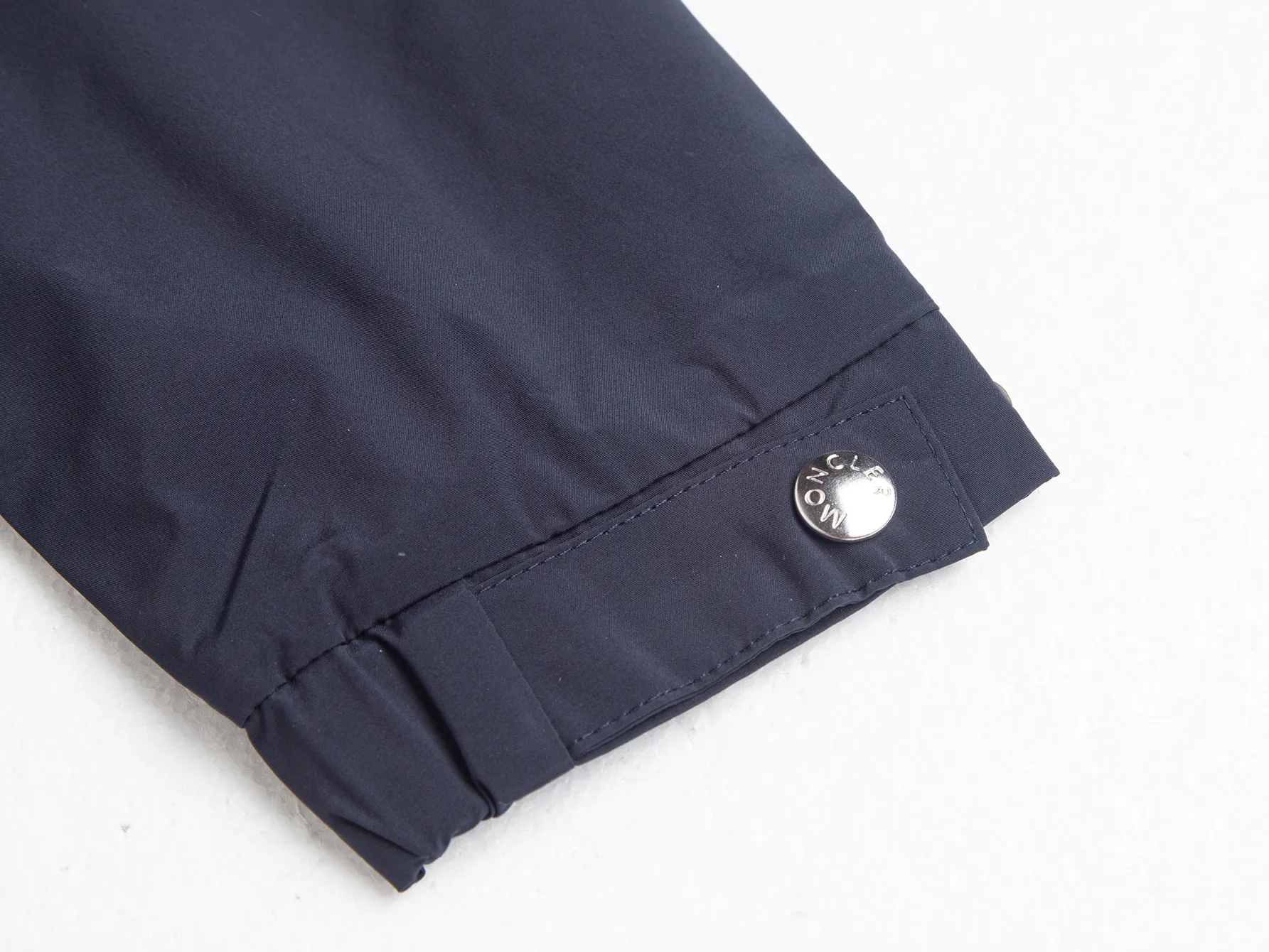 Logo-Patch Hooded Windbreaker Jacket D31021732 — view 7
