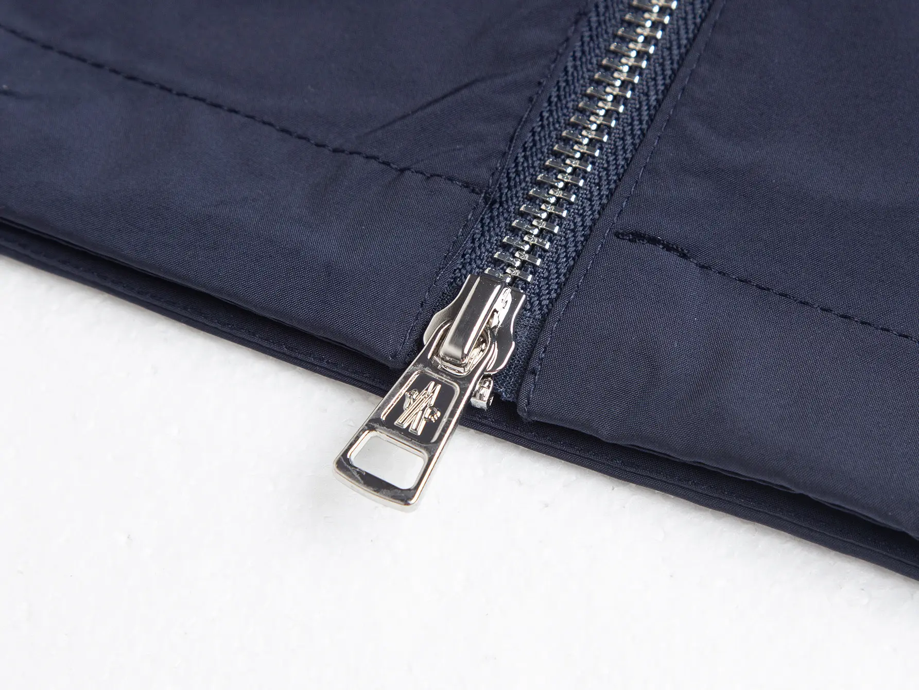 Logo-Patch Hooded Windbreaker Jacket D31021732 — view 9