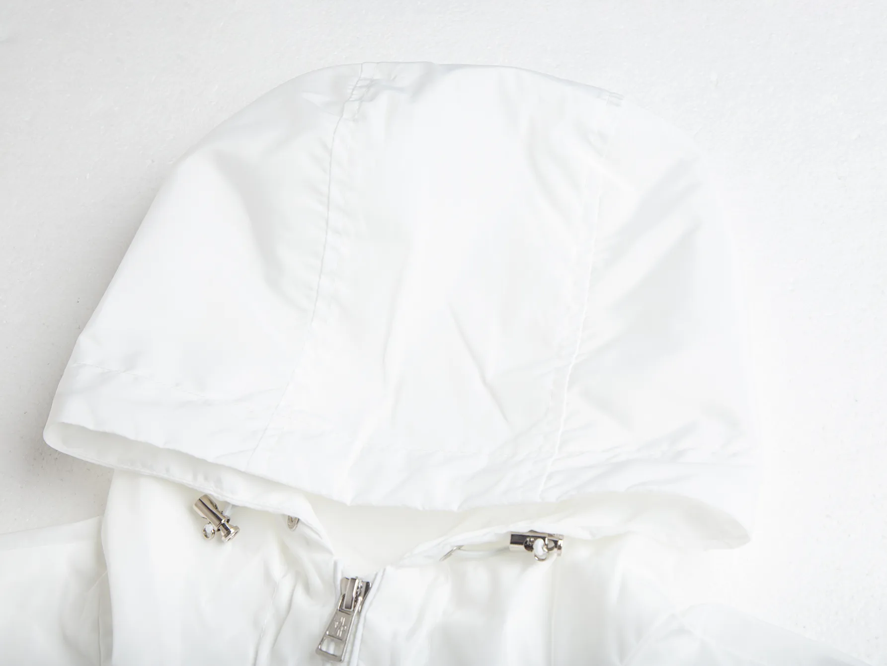 Logo-Appliquéd Hooded Windbreaker Jacket D31021728 — view 5