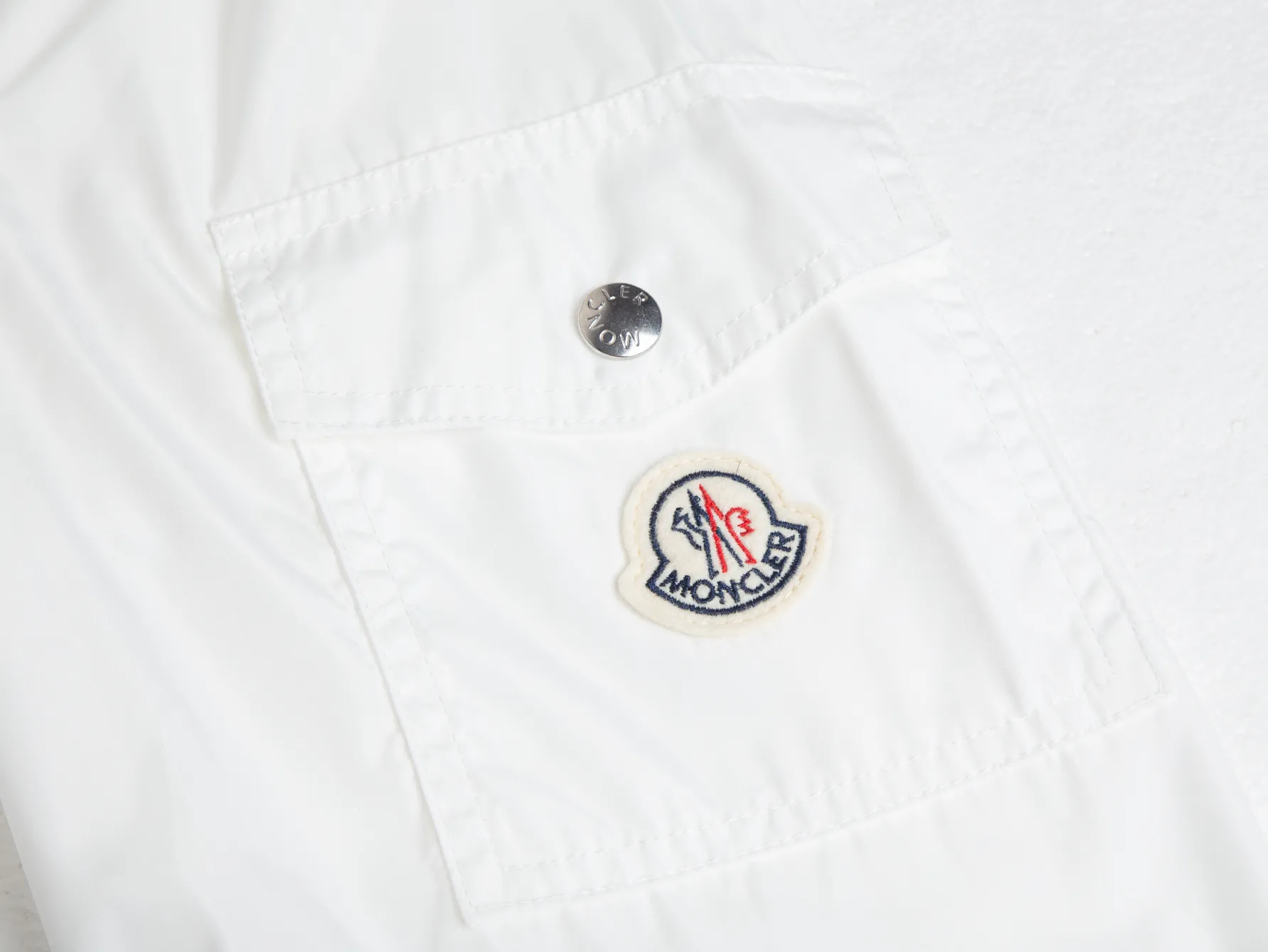 Logo-Appliquéd Hooded Windbreaker Jacket D31021728 — view 7