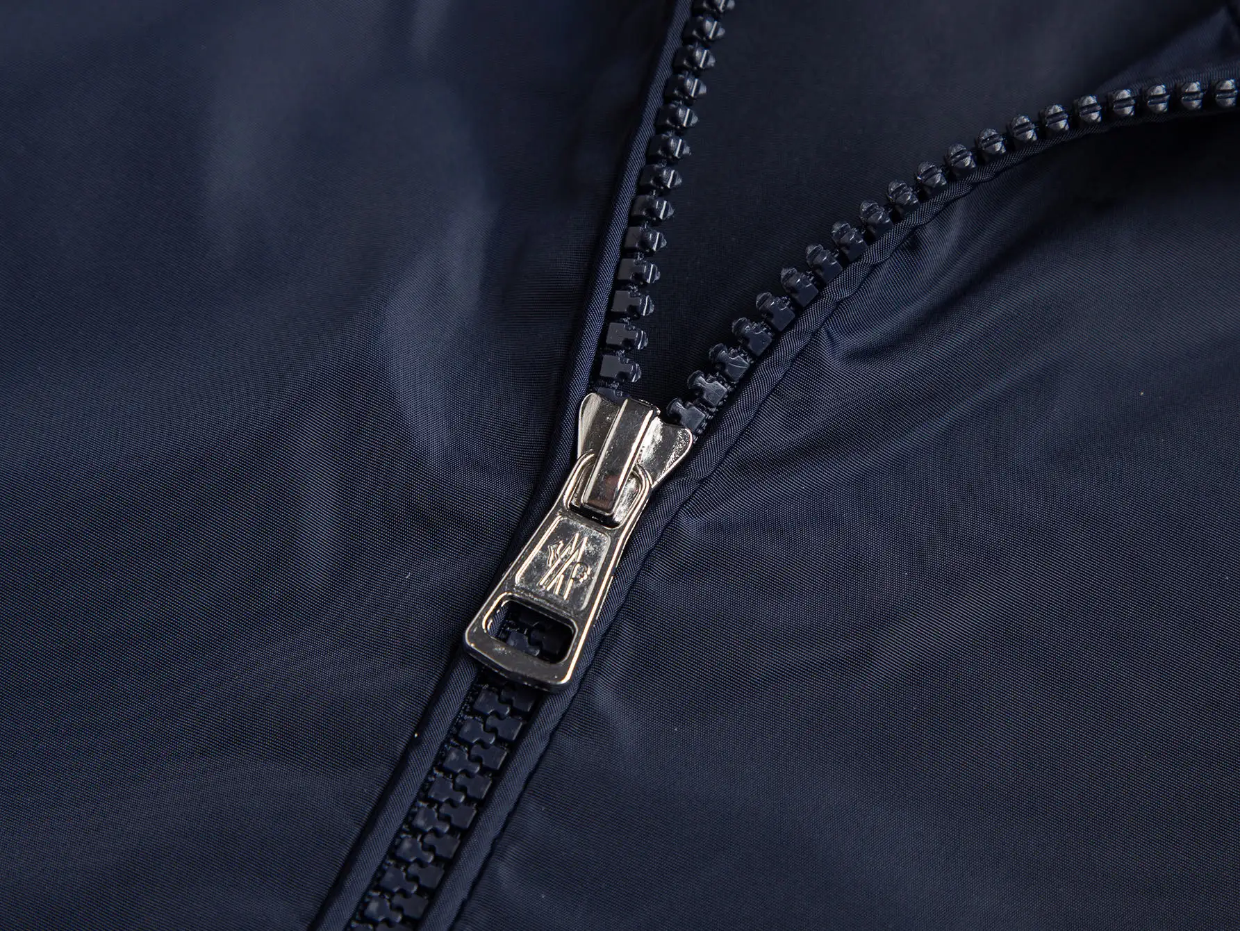 Logo-Appliquéd Hooded Windbreaker Jacket D31021726 — view 6