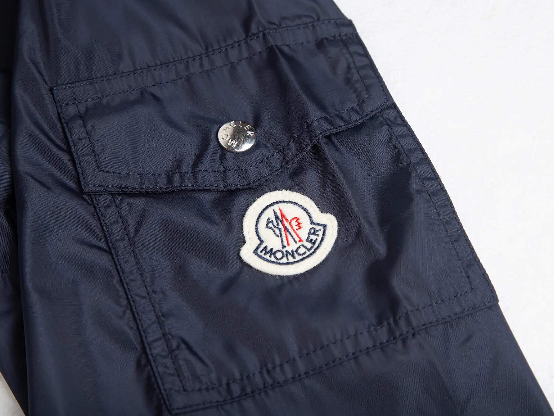 Logo-Appliquéd Hooded Windbreaker Jacket D31021726 — view 8