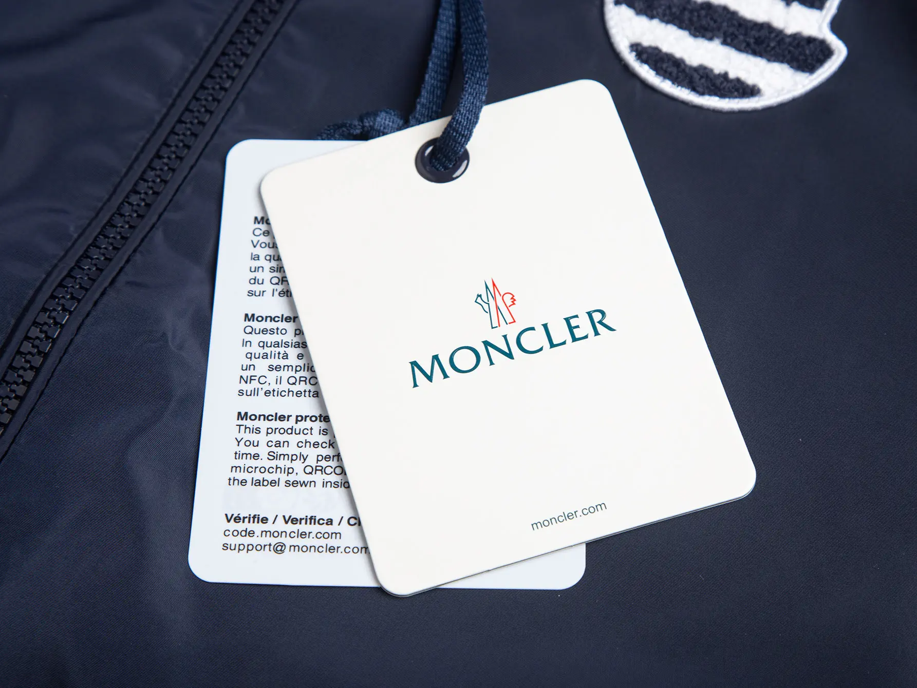 Logo-Appliquéd Hooded Windbreaker Jacket D31021726 — view 14