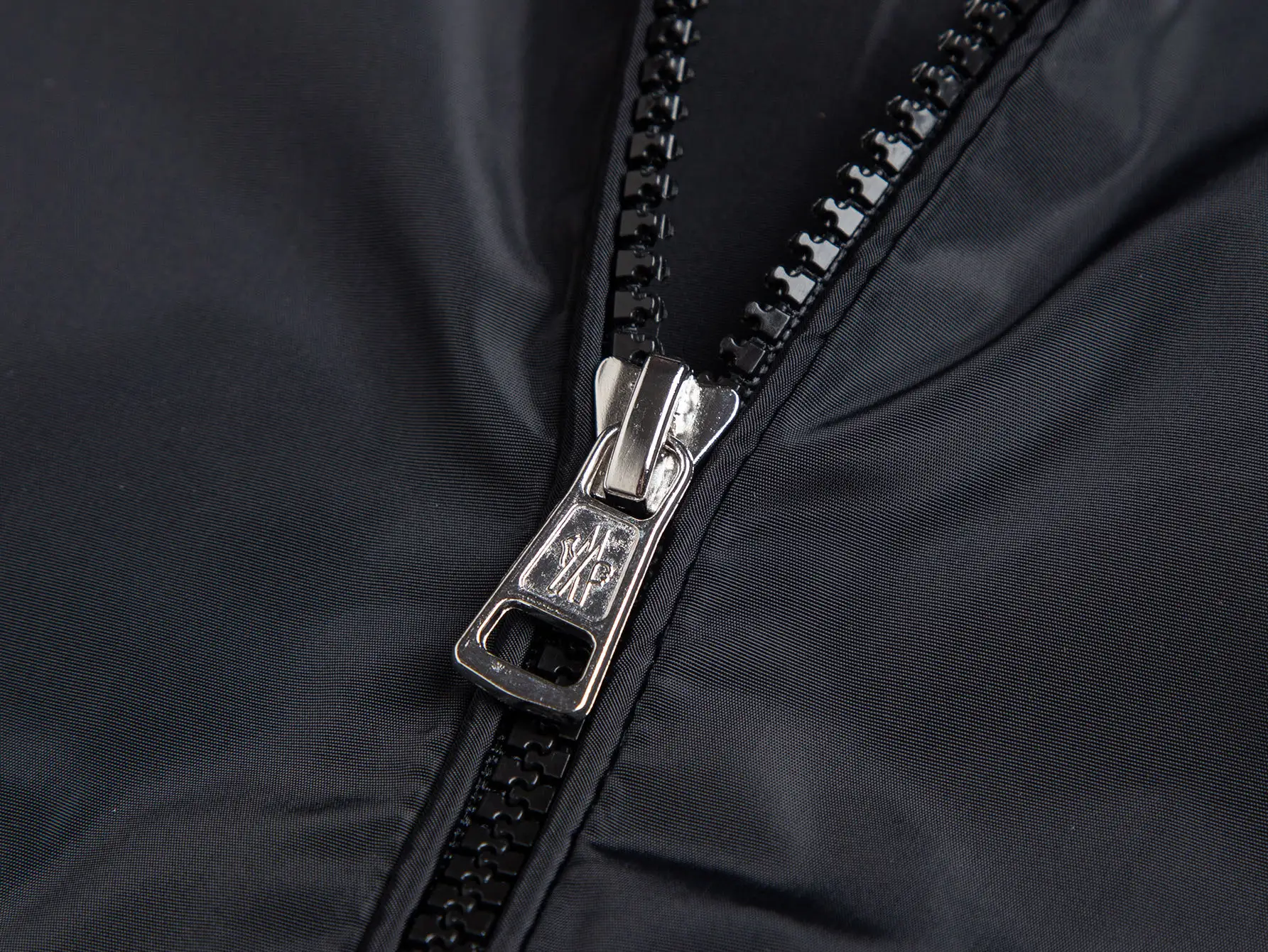 Logo-Appliquéd Hooded Windbreaker Jacket D31021727 — view 5