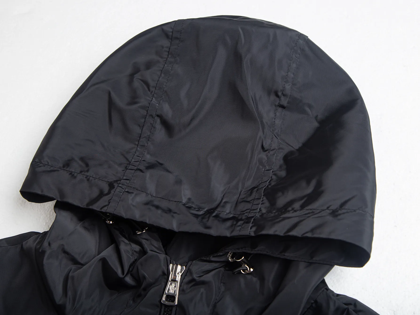 Logo-Appliquéd Hooded Windbreaker Jacket D31021727 — view 6