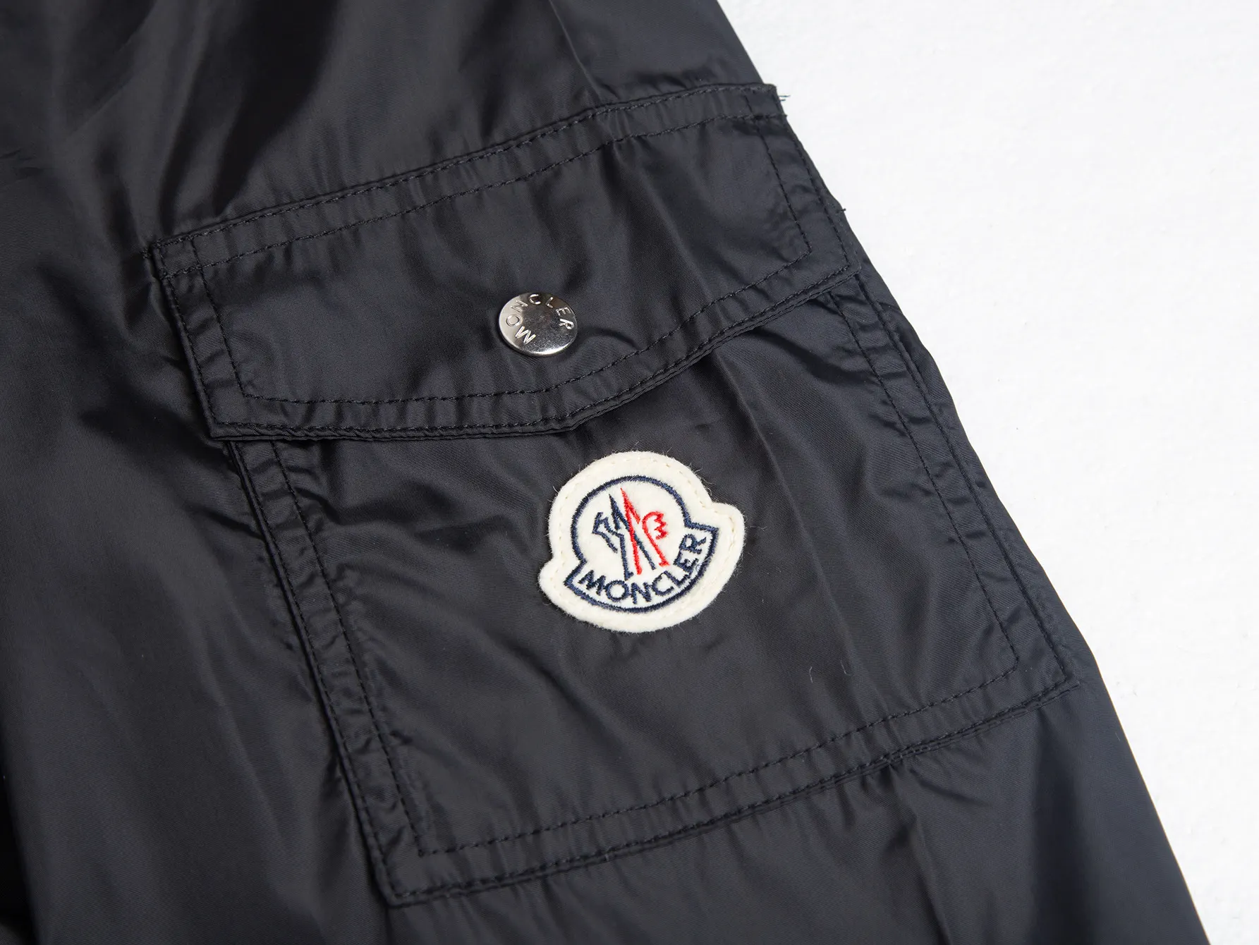 Logo-Appliquéd Hooded Windbreaker Jacket D31021727 — view 8