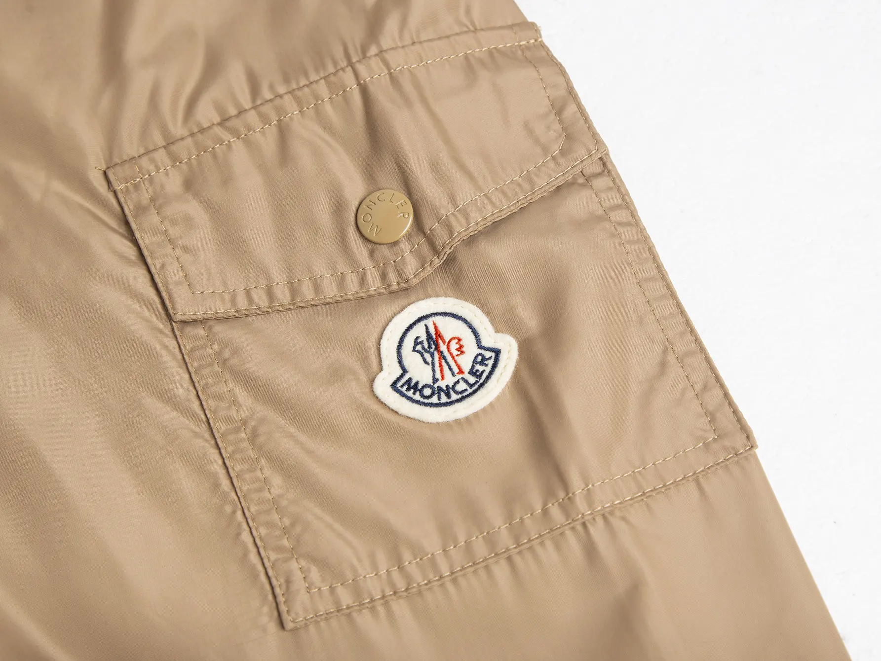 Hooded Windbreaker Jacket with Contrast Trim D31021736 — view 7