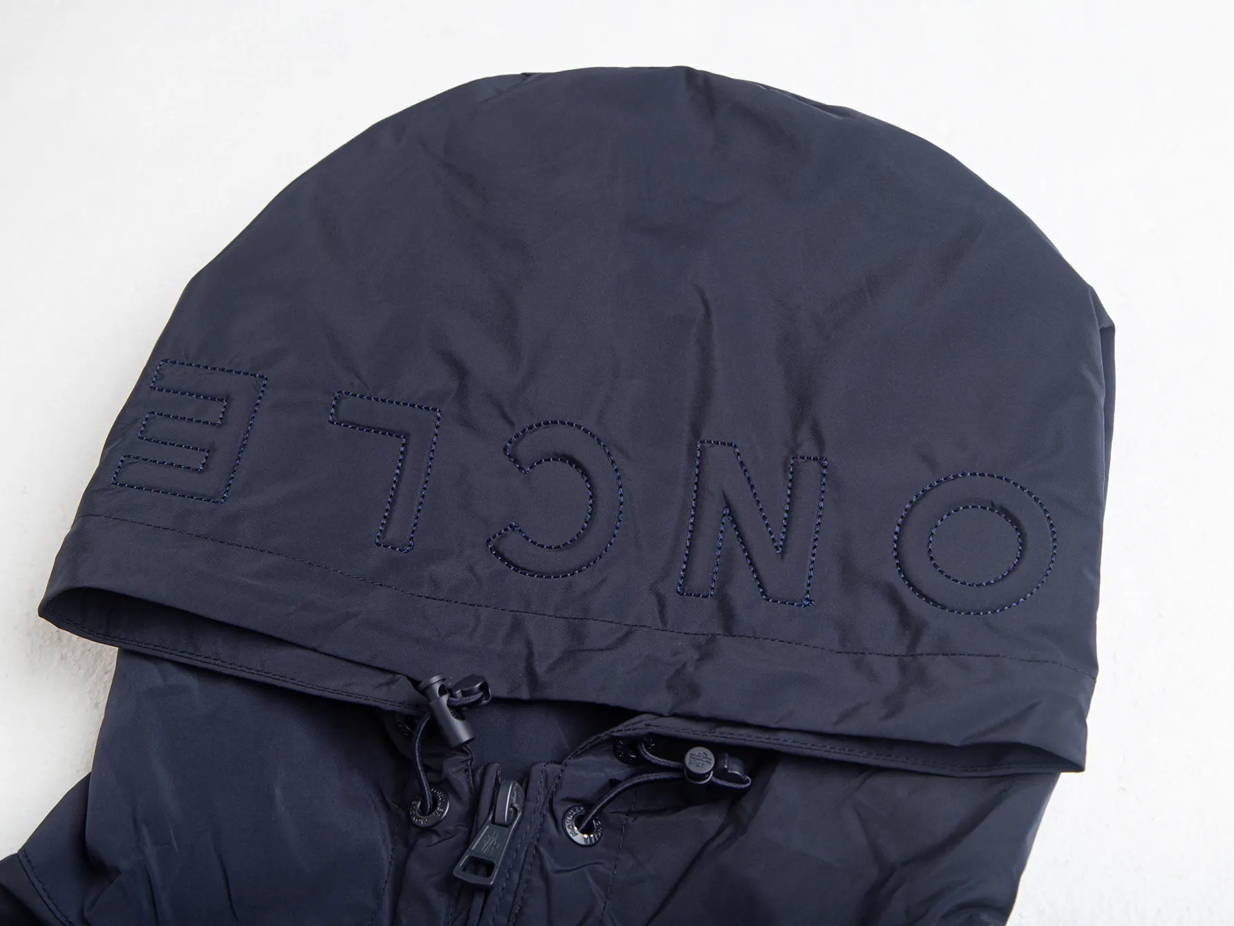 Logo-Appliquéd Hooded Windbreaker Jacket D32021724 — view 3