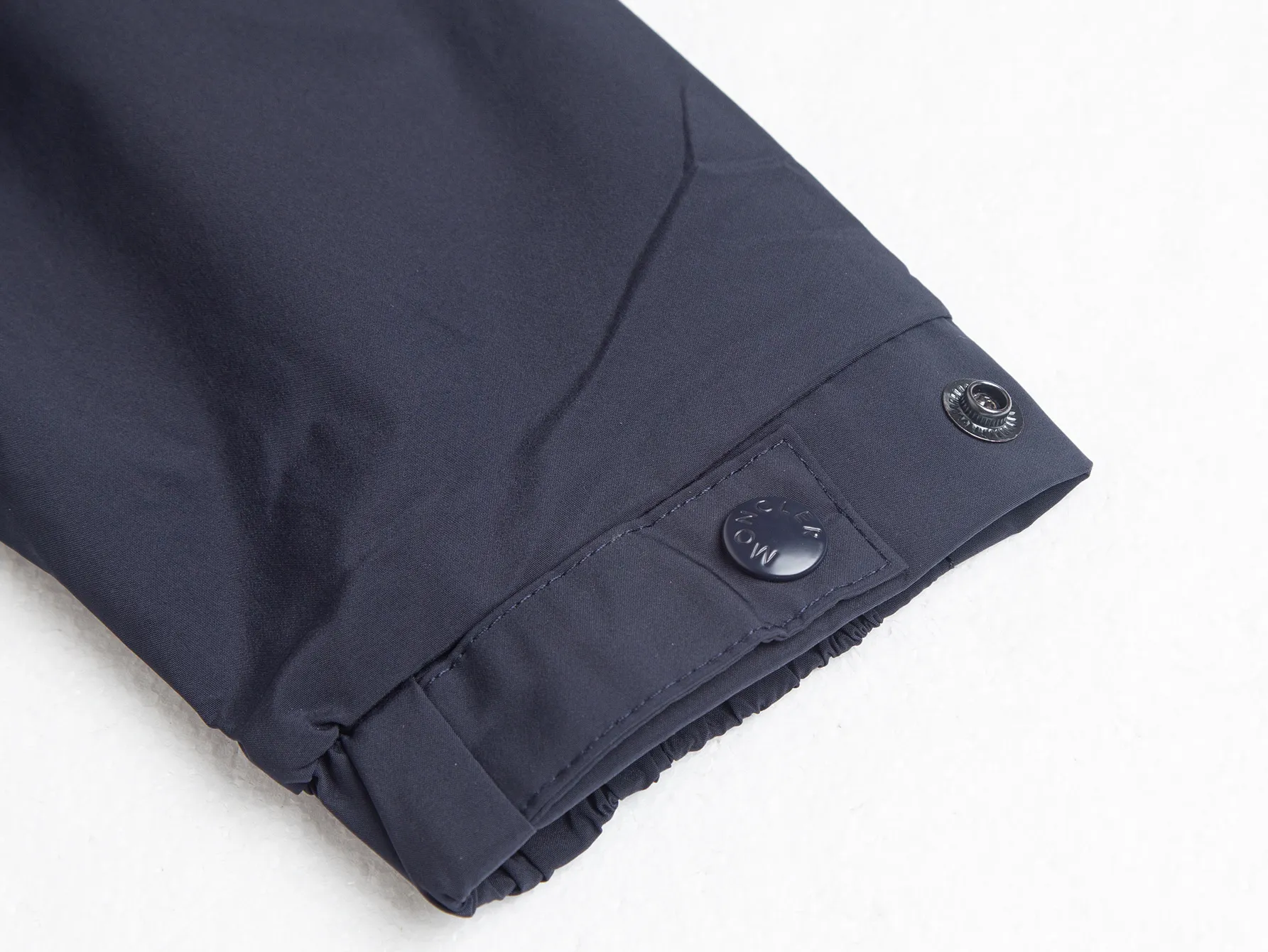 Logo-Appliquéd Hooded Windbreaker Jacket D32021724 — view 10
