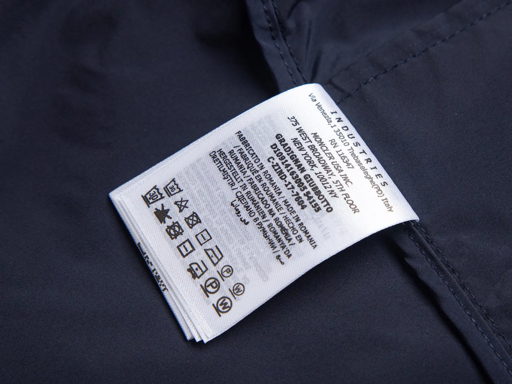 Logo-Appliquéd Hooded Windbreaker Jacket D32021724 — view 13