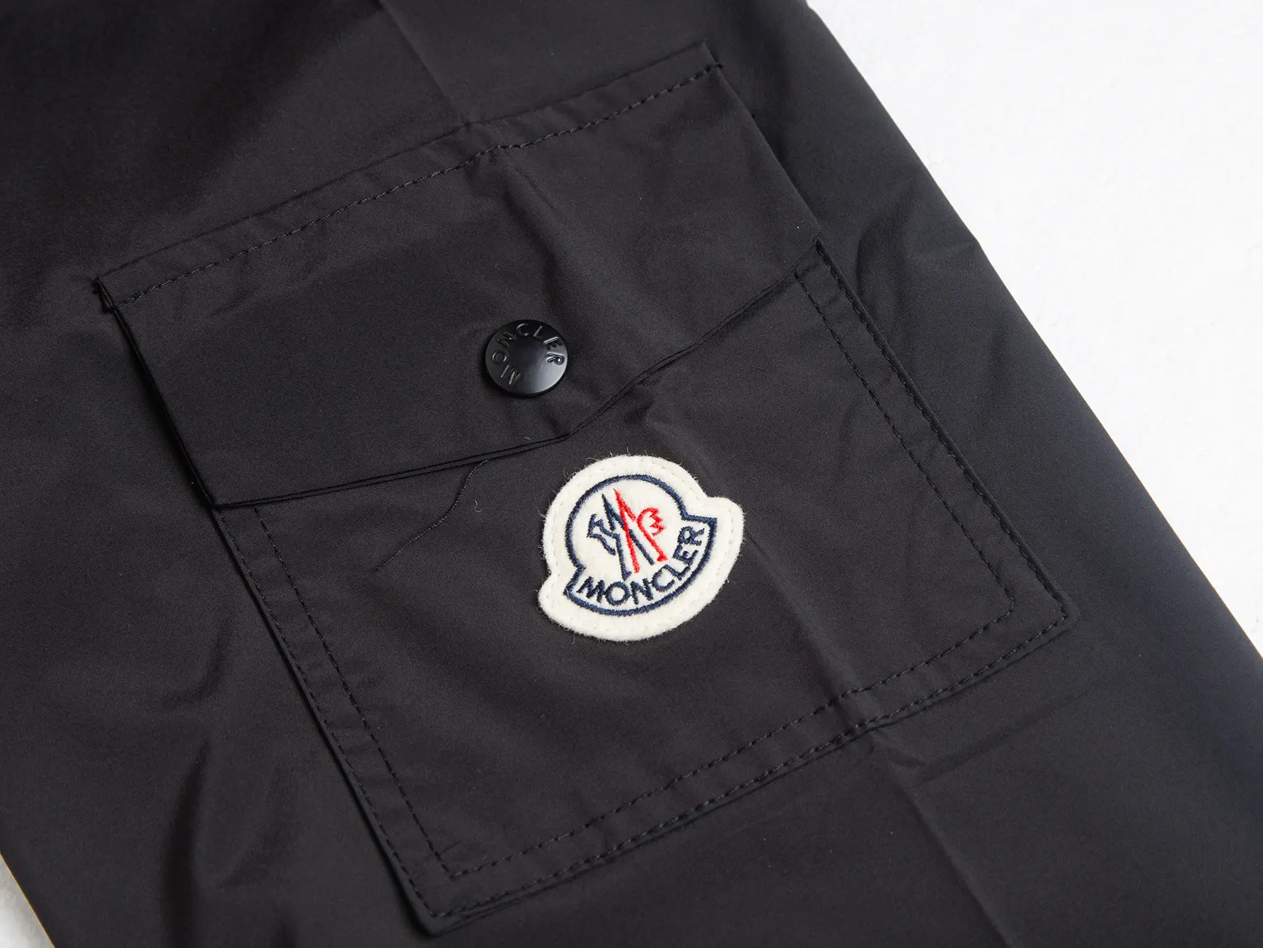 Logo-Patch Hooded Windbreaker Jacket D32021725 — view 9