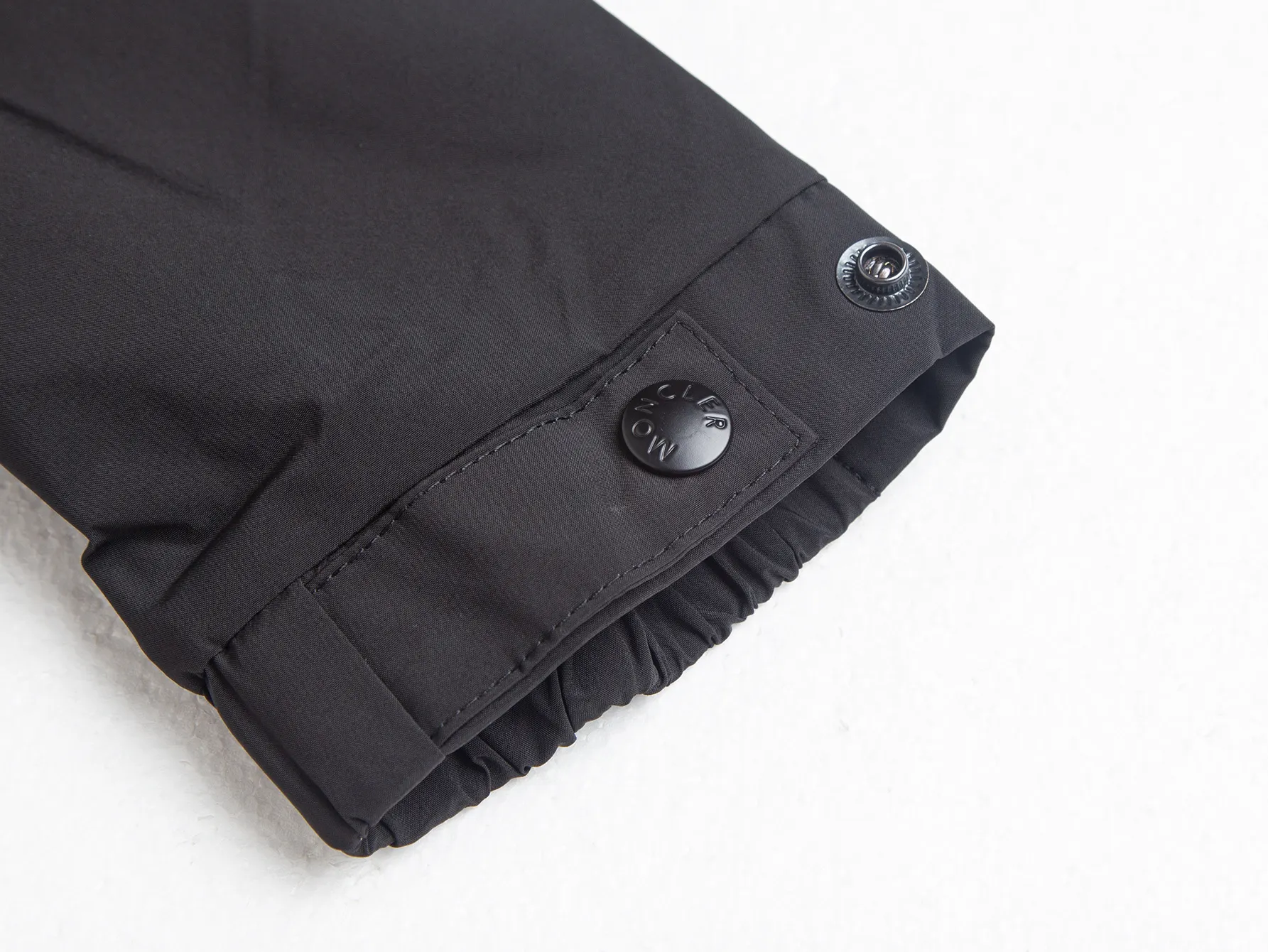 Logo-Patch Hooded Windbreaker Jacket D32021725 — view 10