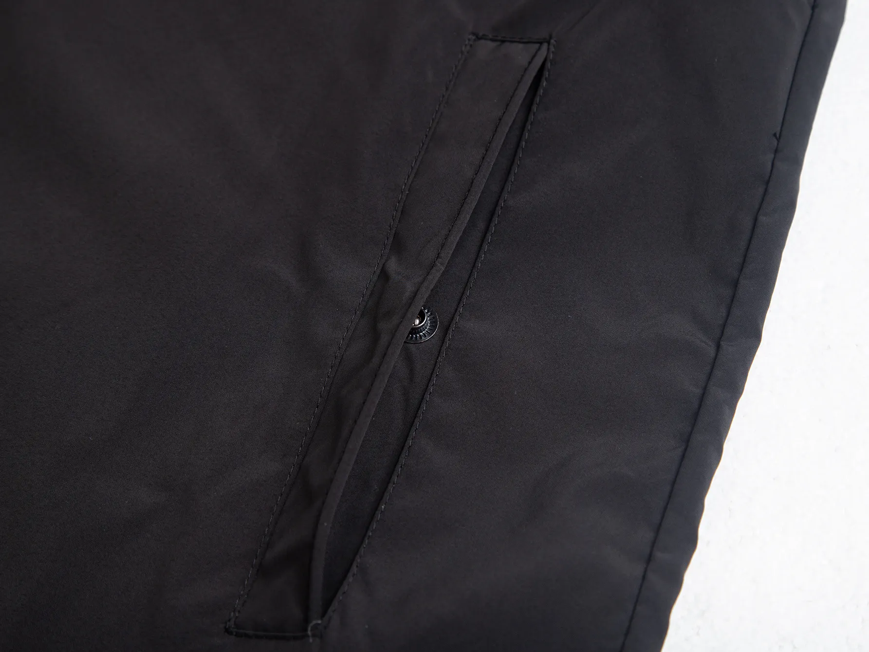 Logo-Patch Hooded Windbreaker Jacket D32021725 — view 11