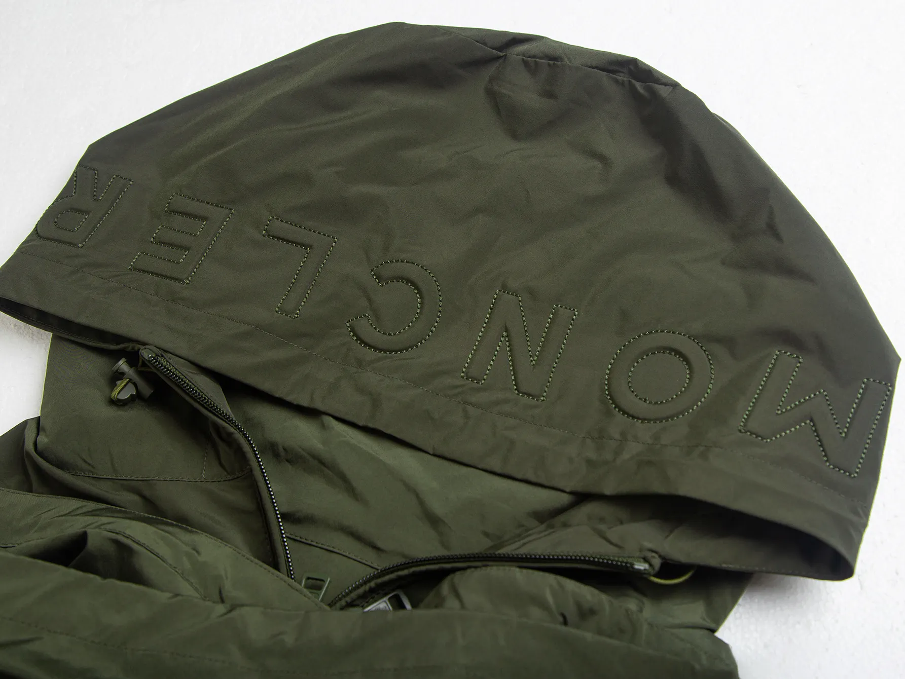 Logo-Appliquéd Hooded Windbreaker Jacket D32021723 — view 3