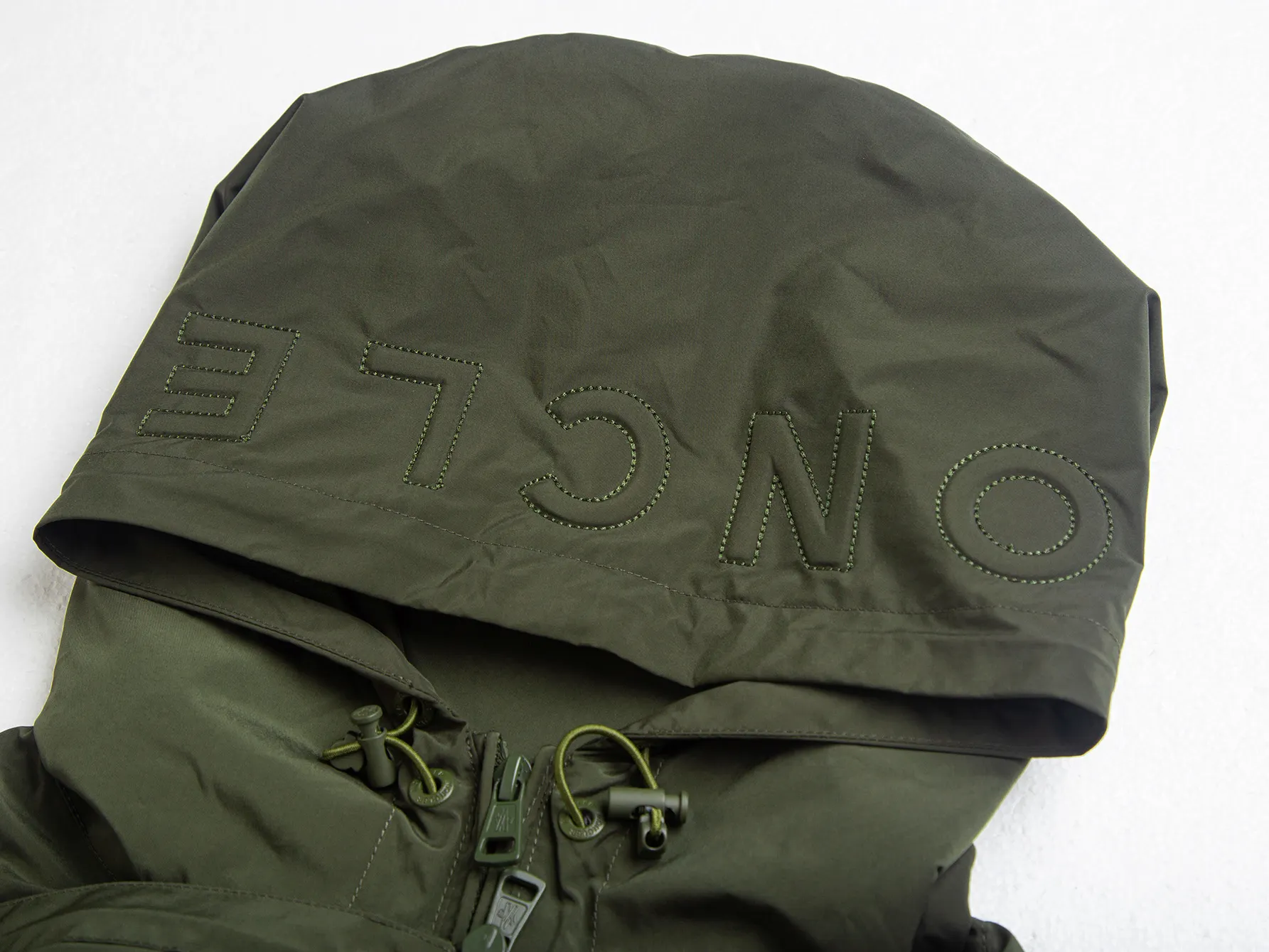 Logo-Appliquéd Hooded Windbreaker Jacket D32021723 — view 4