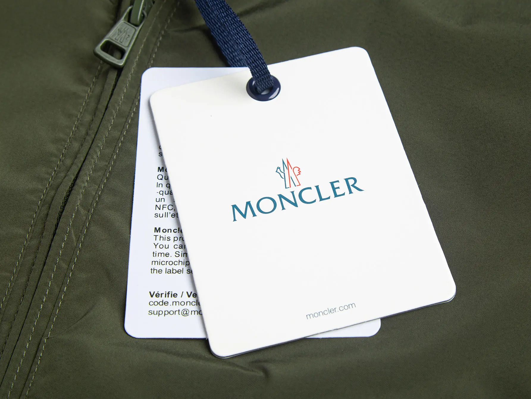 Logo-Appliquéd Hooded Windbreaker Jacket D32021723 — view 8
