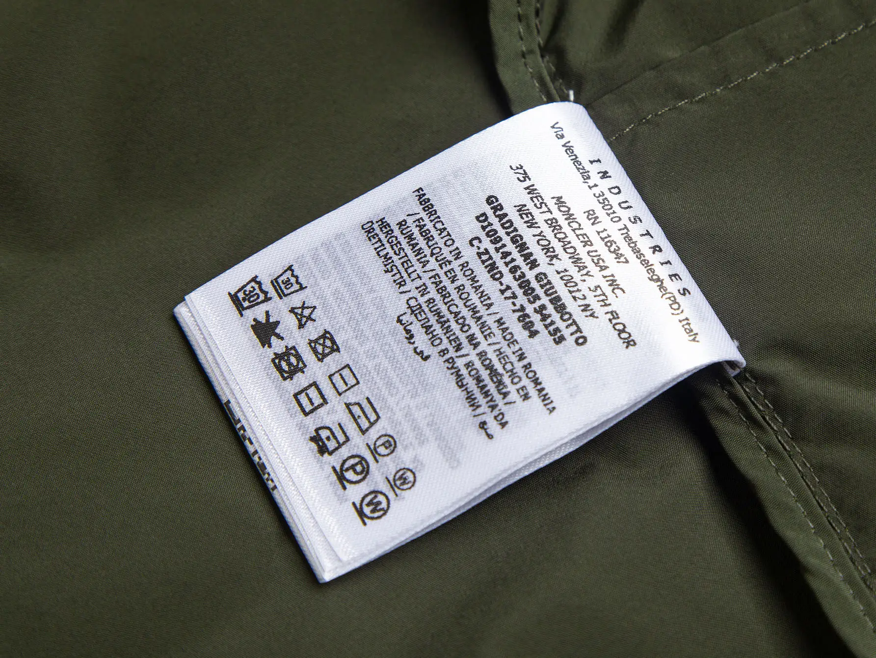 Logo-Appliquéd Hooded Windbreaker Jacket D32021723 — view 13