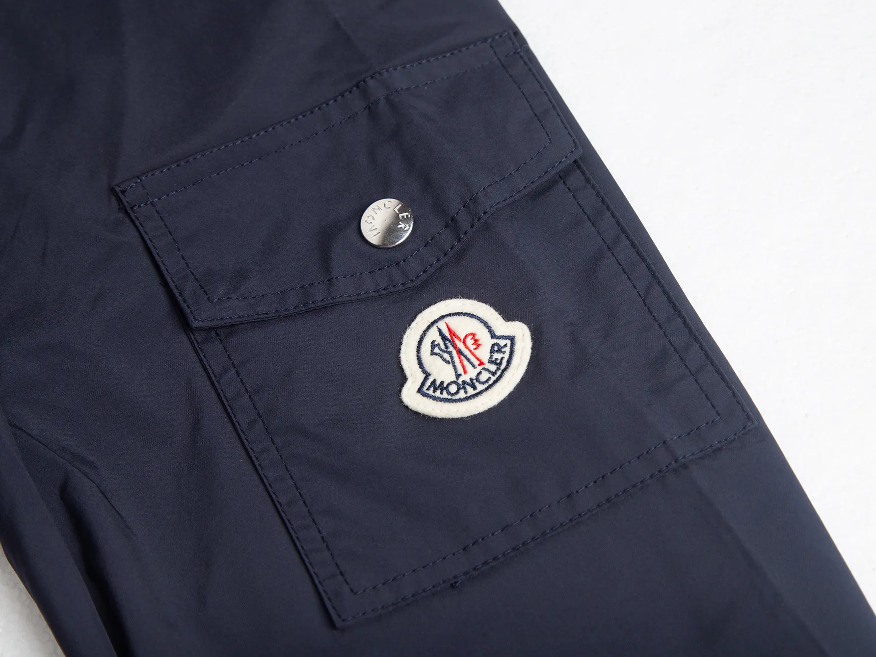 Logo-Patch Hooded Windbreaker Jacket D32021720 — view 3