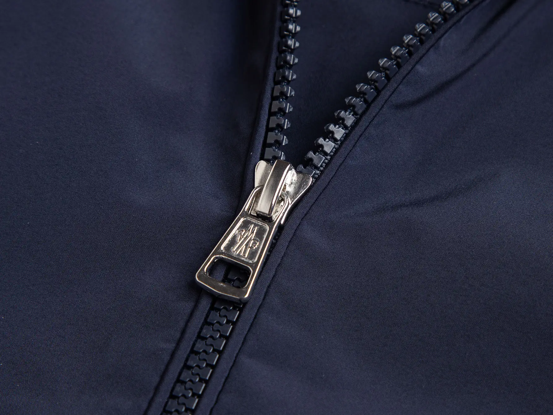 Logo-Patch Hooded Windbreaker Jacket D32021720 — view 6