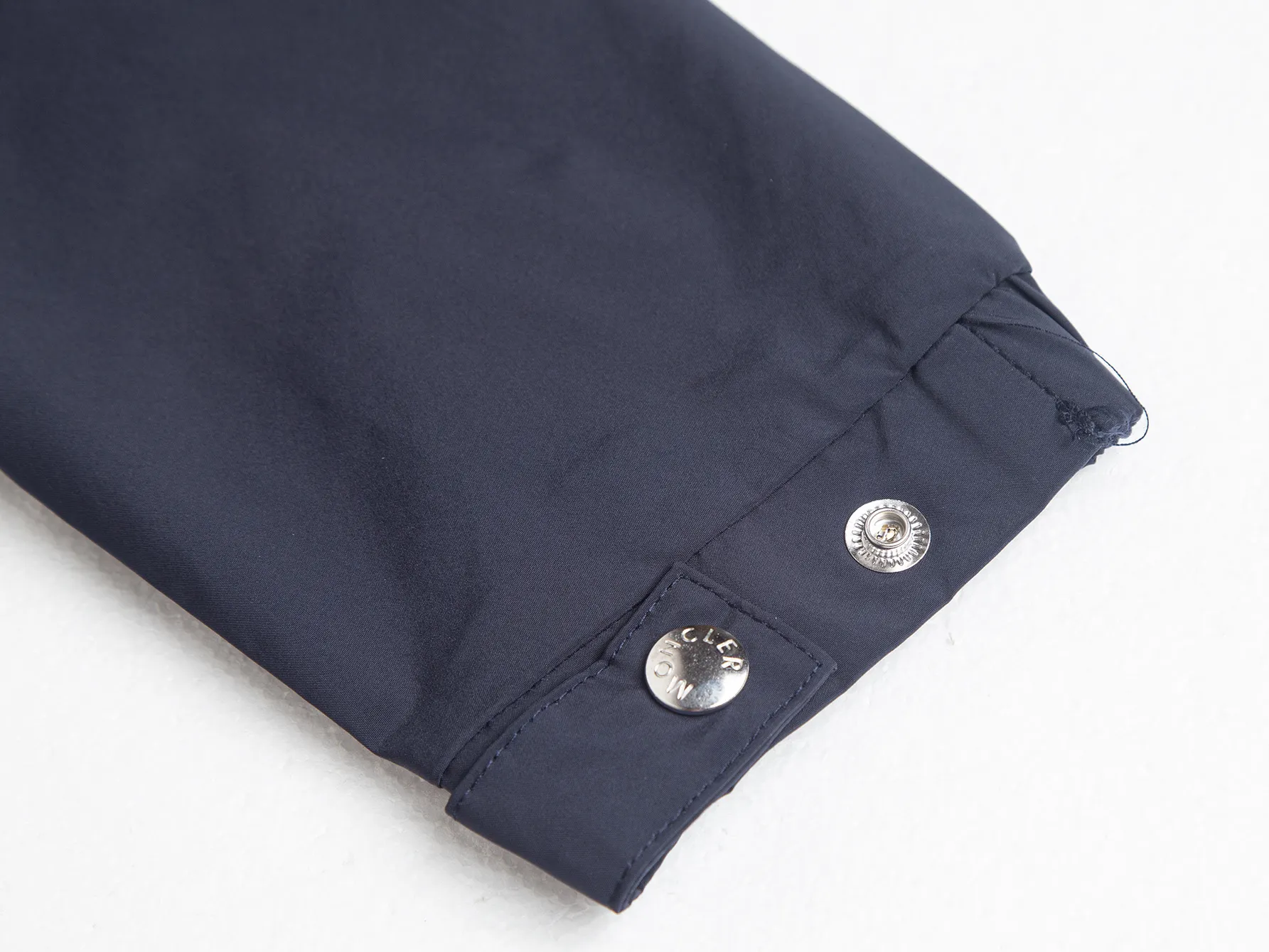 Logo-Patch Hooded Windbreaker Jacket D32021720 — view 8
