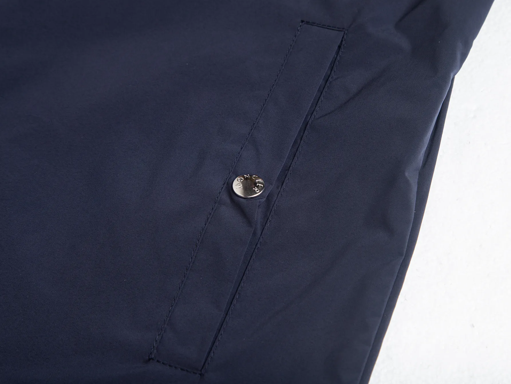 Logo-Patch Hooded Windbreaker Jacket D32021720 — view 10