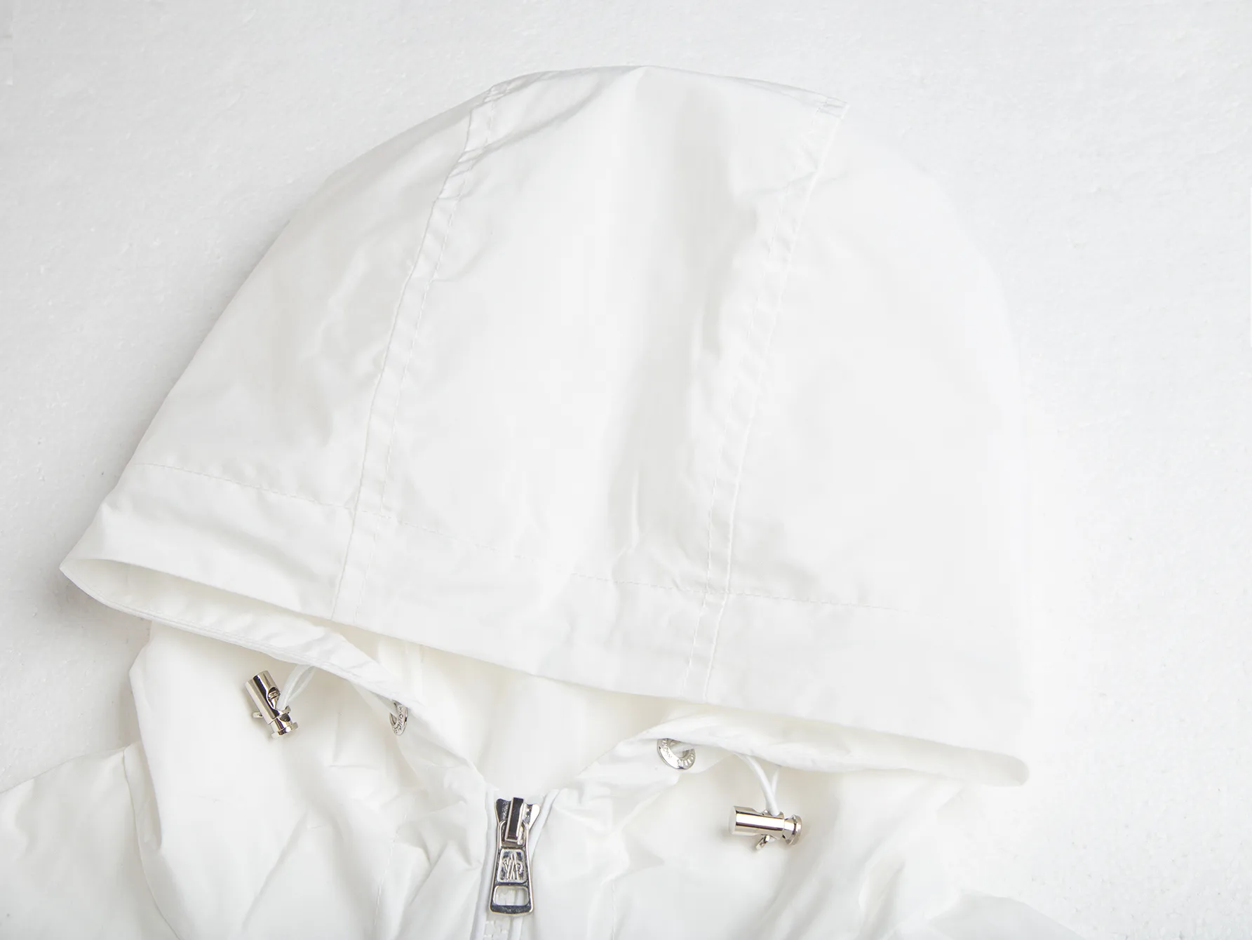 Logo-Appliquéd Hooded Windbreaker Jacket D32021722 — view 4