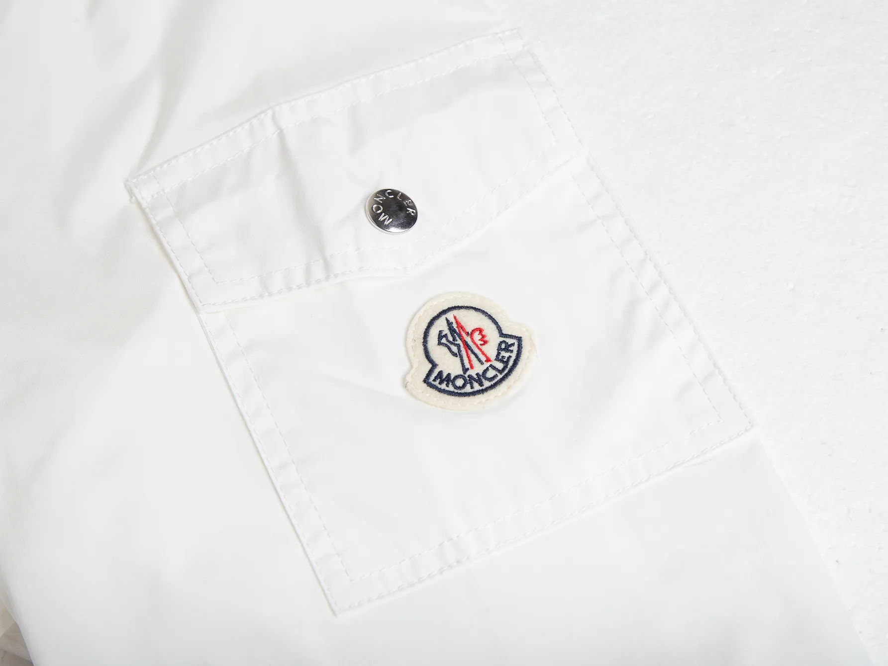 Logo-Appliquéd Hooded Windbreaker Jacket D32021722 — view 5