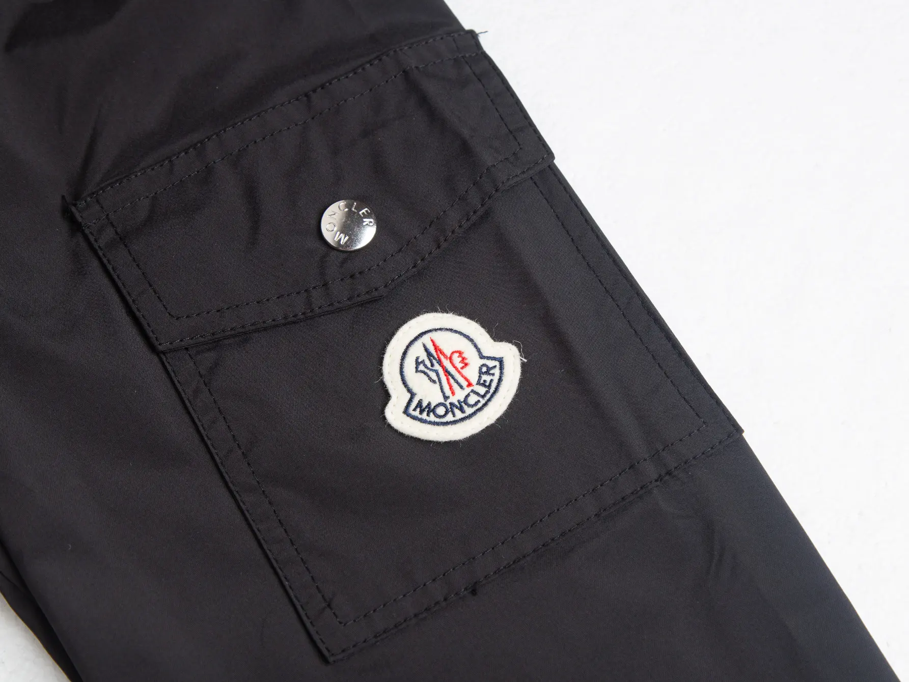 Logo-Appliqué Hooded Windbreaker Jacket D32021721 — view 3