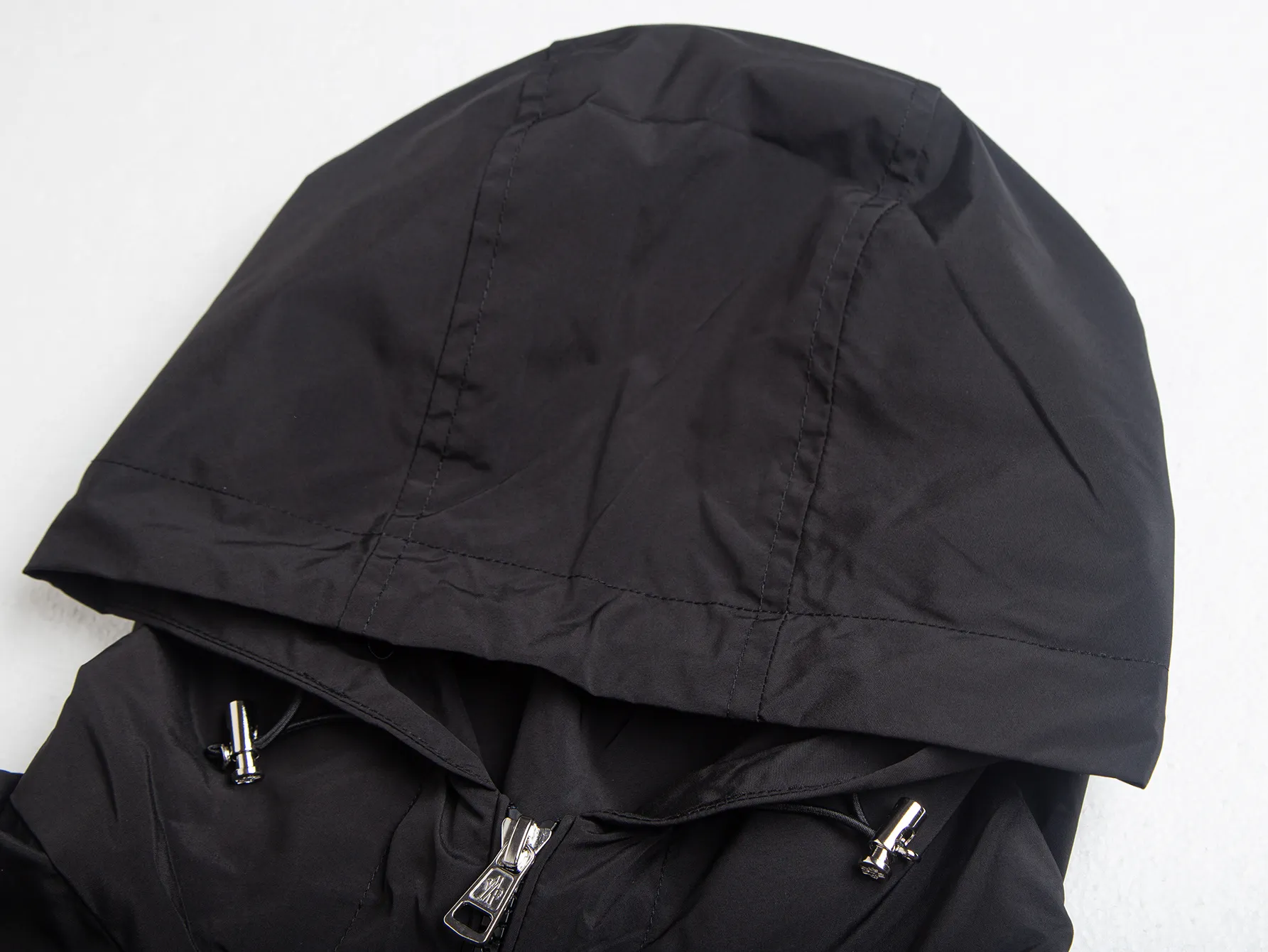 Logo-Appliqué Hooded Windbreaker Jacket D32021721 — view 4