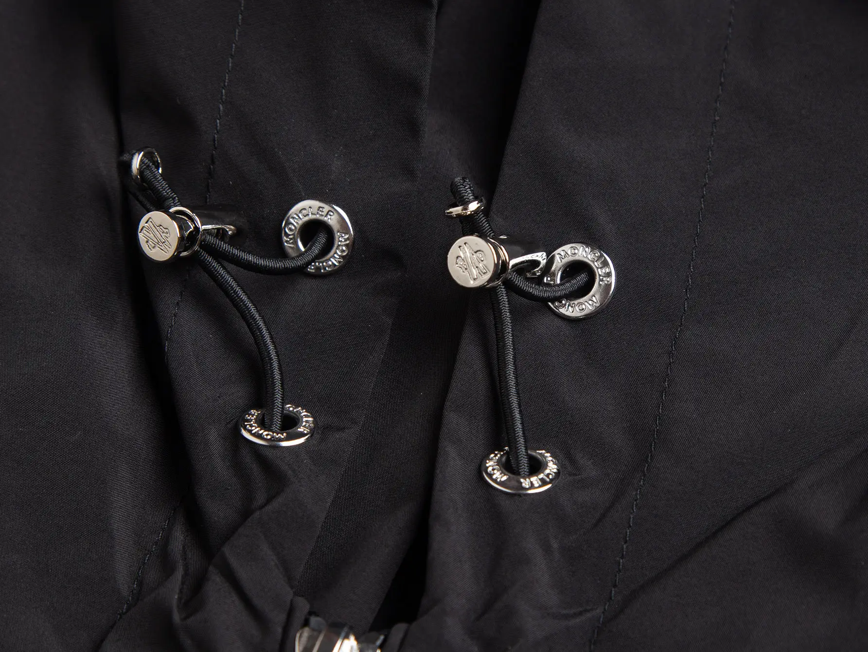 Logo-Appliqué Hooded Windbreaker Jacket D32021721 — view 5