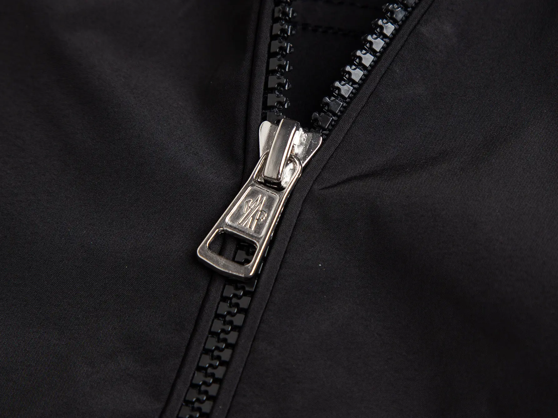 Logo-Appliqué Hooded Windbreaker Jacket D32021721 — view 6