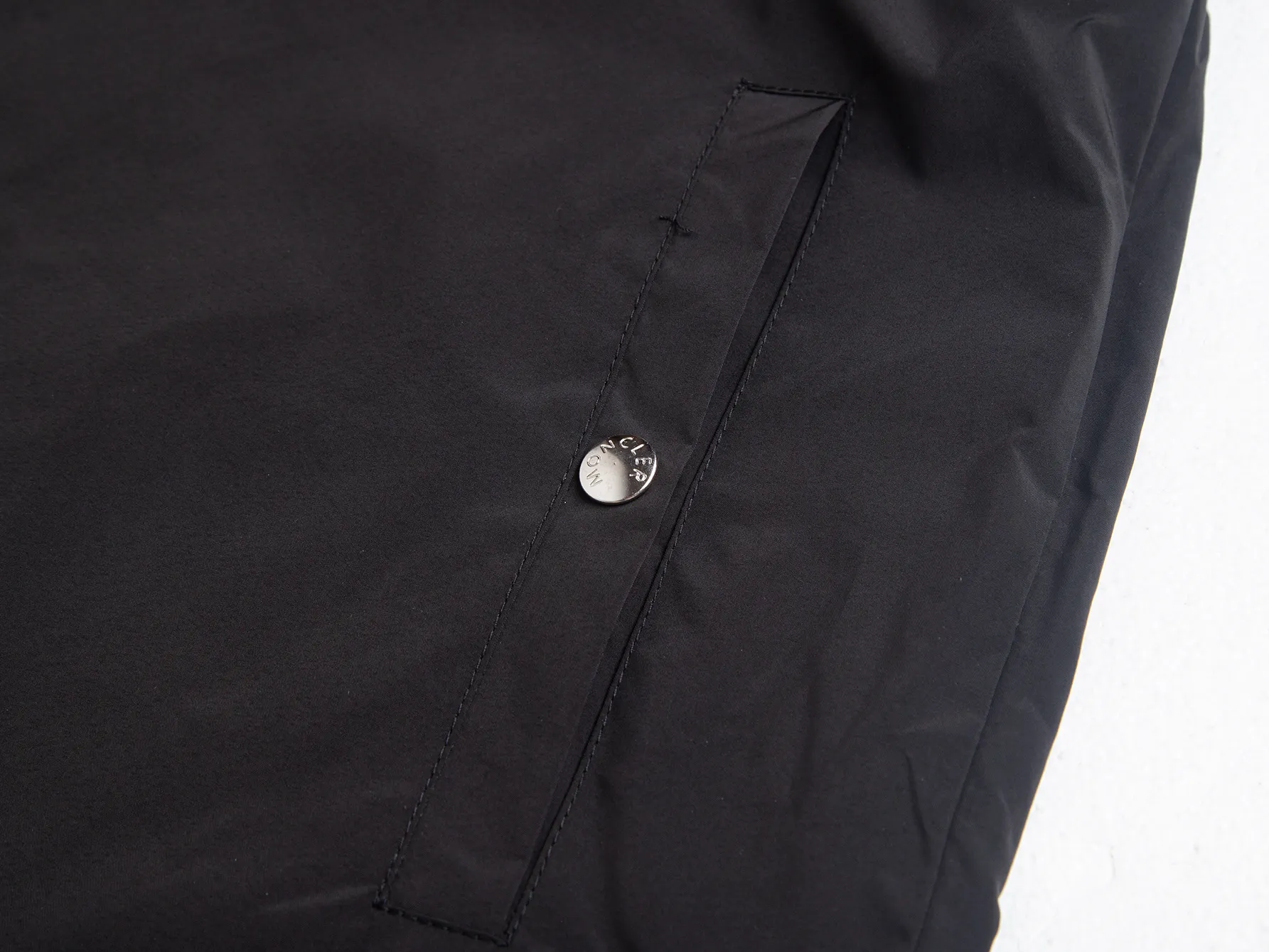 Logo-Appliqué Hooded Windbreaker Jacket D32021721 — view 8