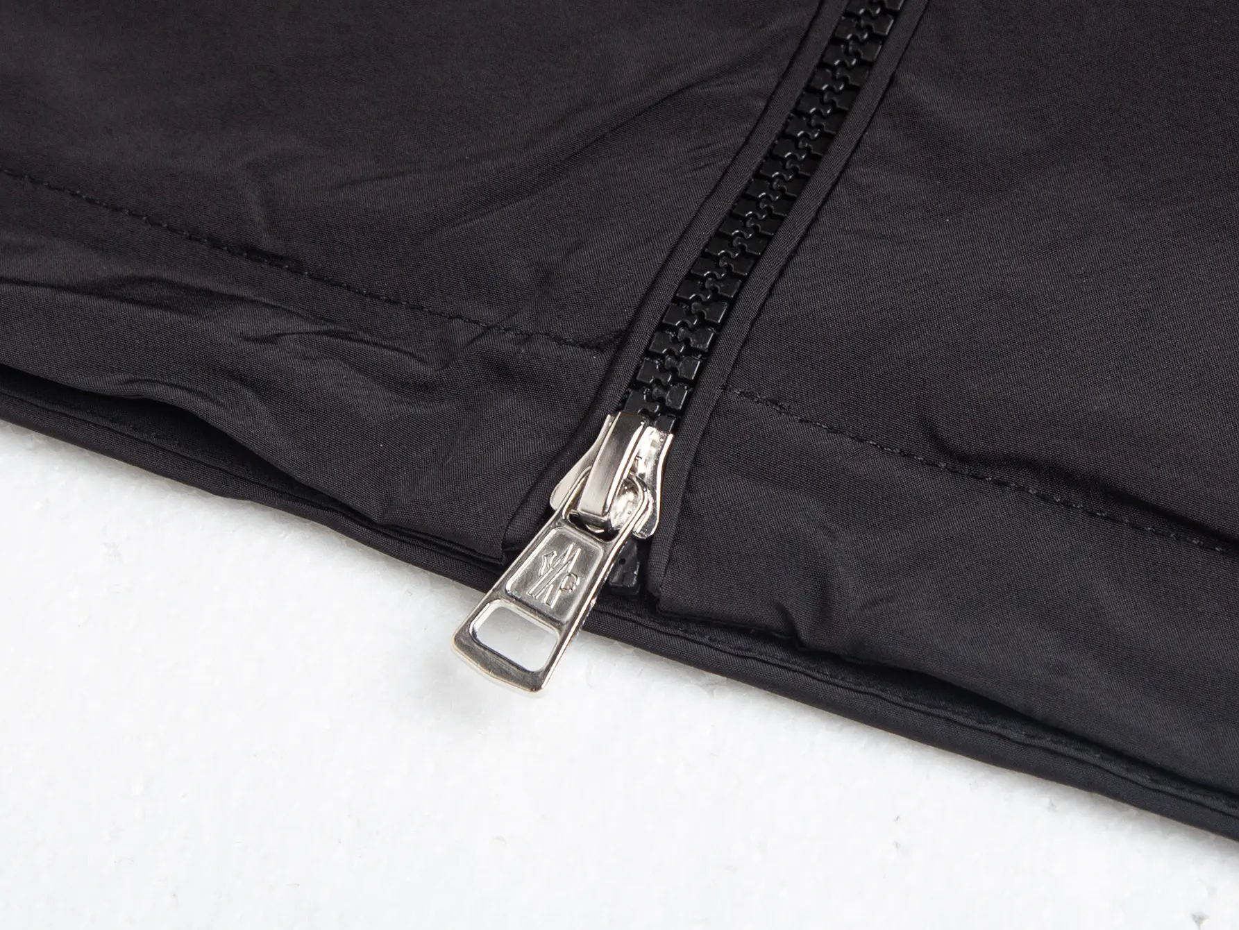 Logo-Appliqué Hooded Windbreaker Jacket D32021721 — view 9