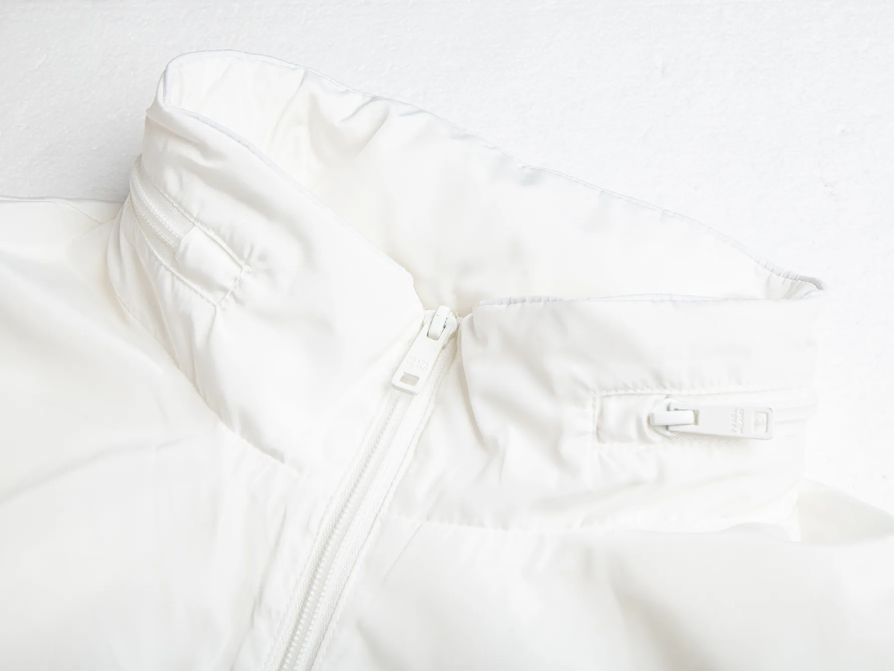 Logo-Appliquéd Hooded Windbreaker Jacket D32021741 — view 4