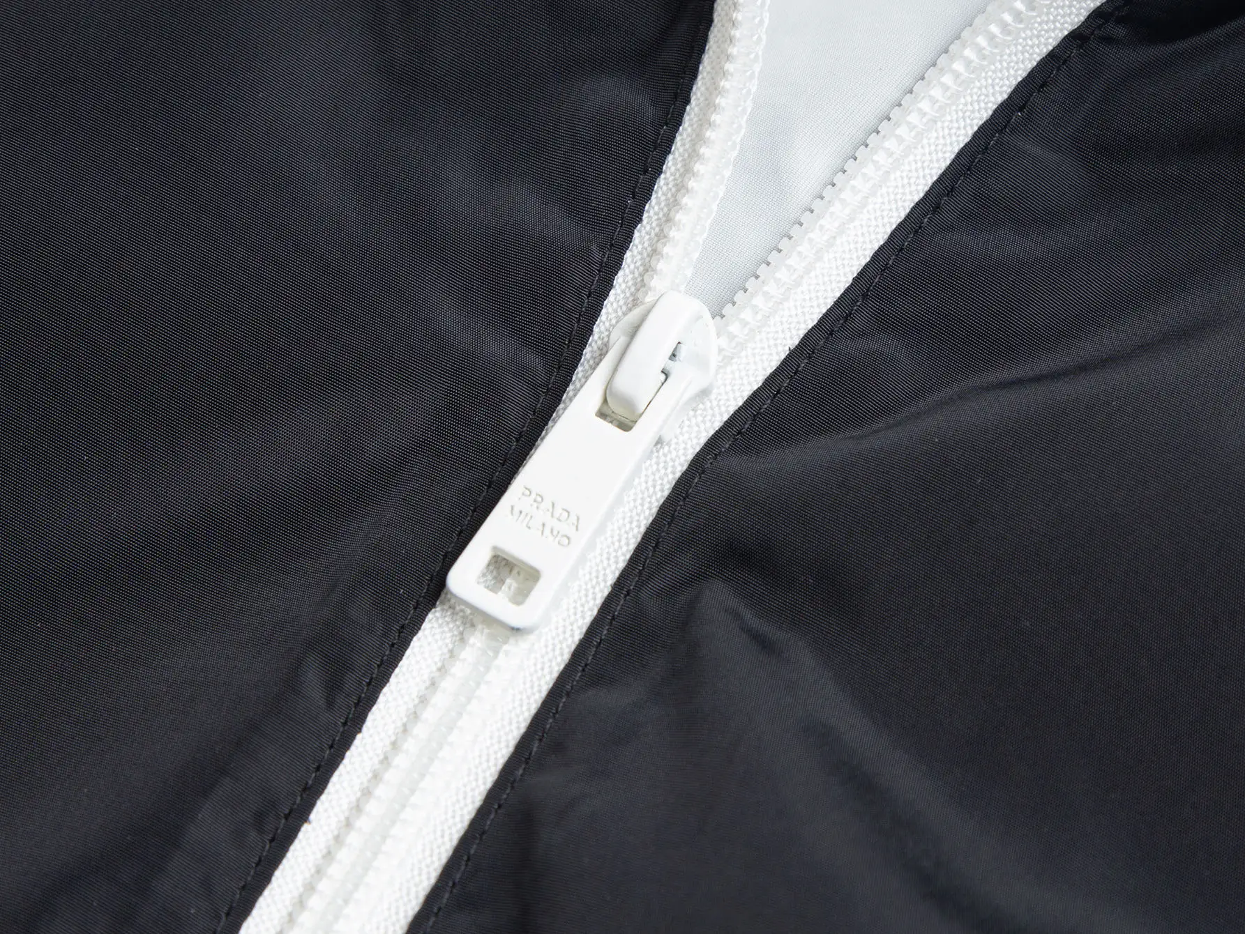 Logo-Appliqué Hooded Windbreaker Jacket D32021743 — view 5