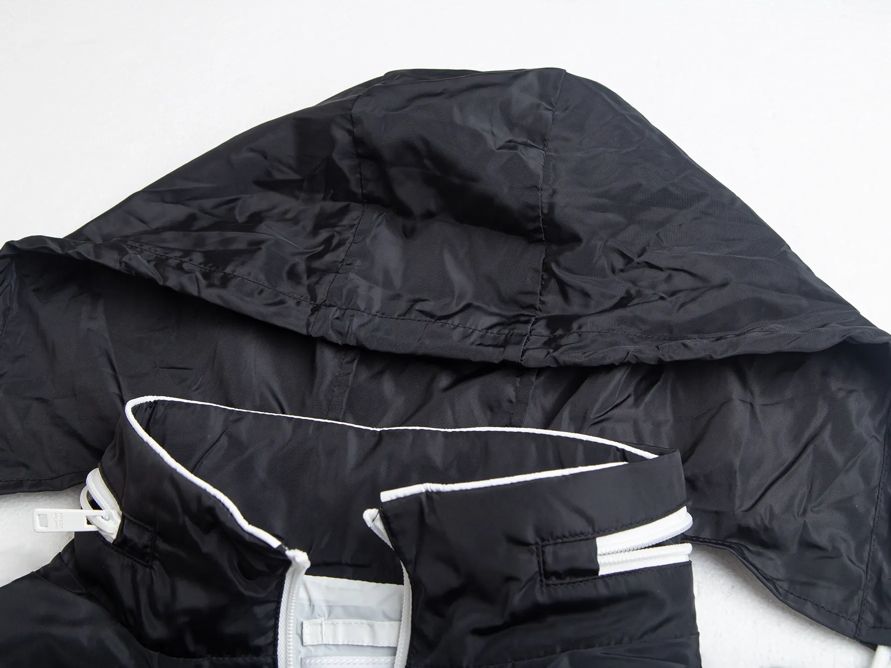 Logo-Appliqué Hooded Windbreaker Jacket D32021743 — view 11